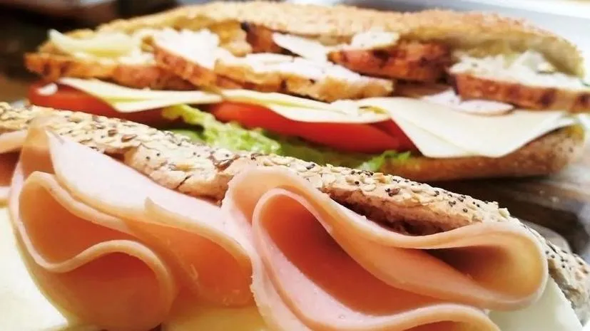 Restaurant/places to eat in Messini Hotel