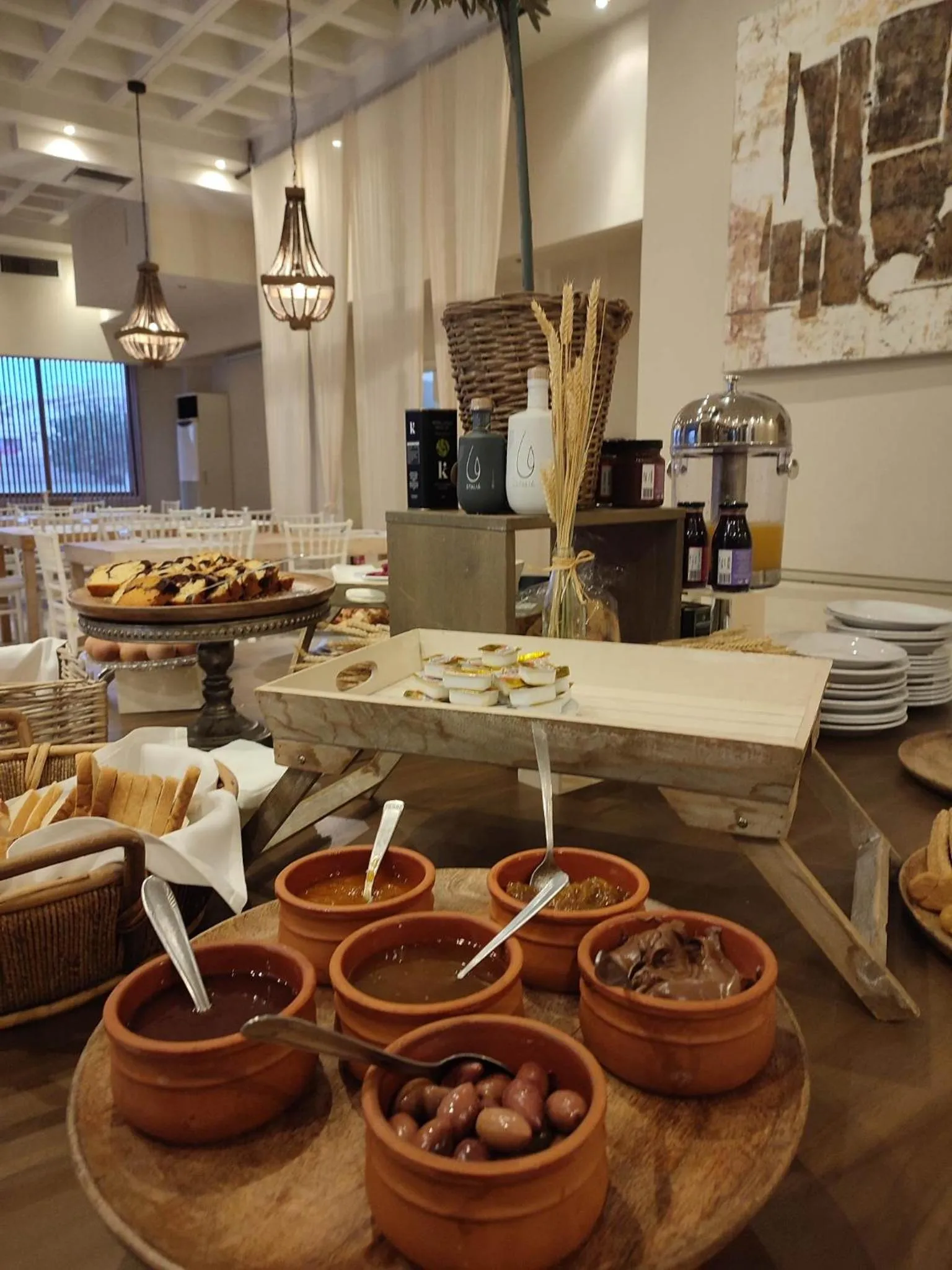 Restaurant/places to eat in Messini Hotel