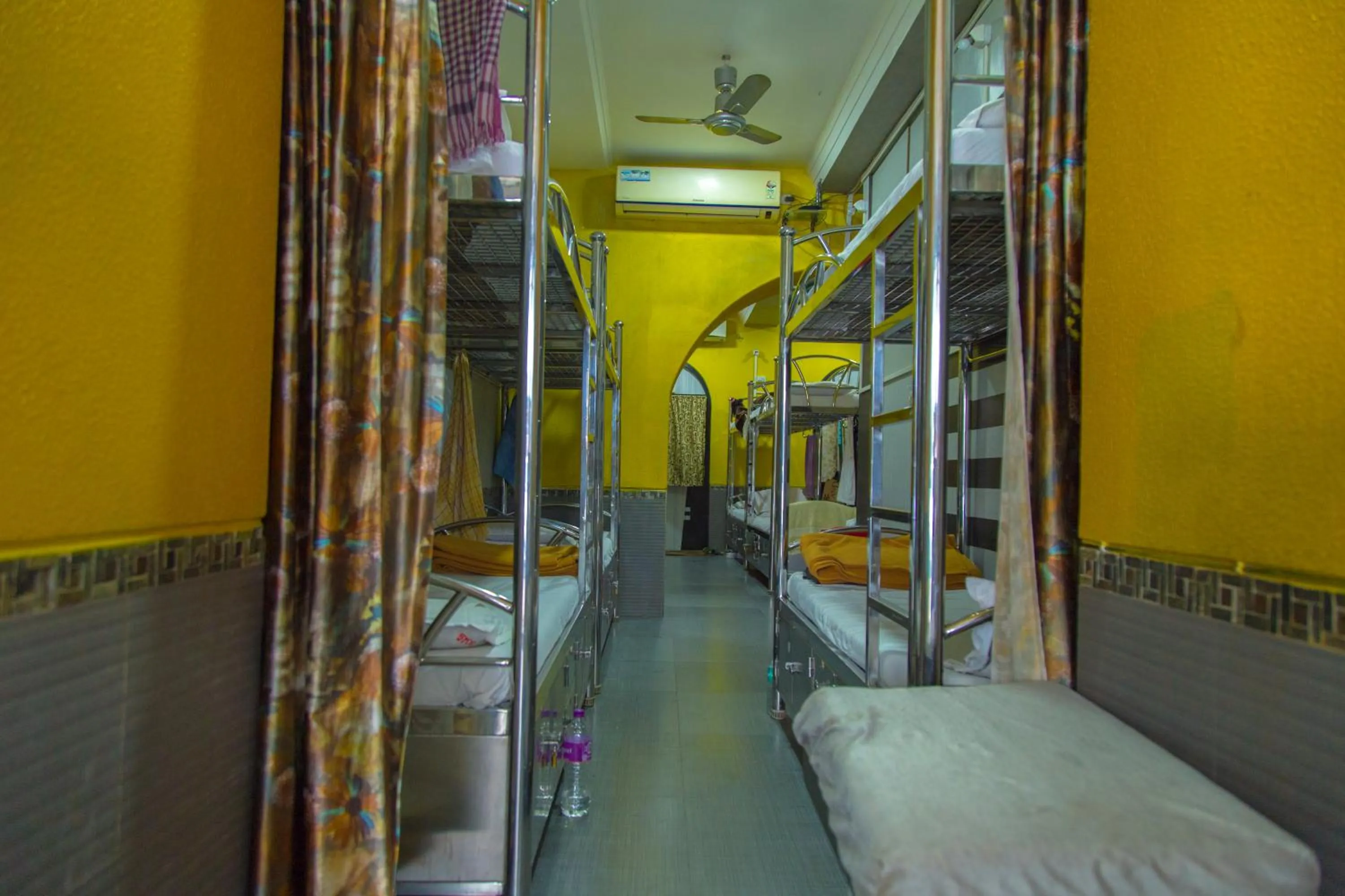 bunk bed, Bed in Welcome Guest House