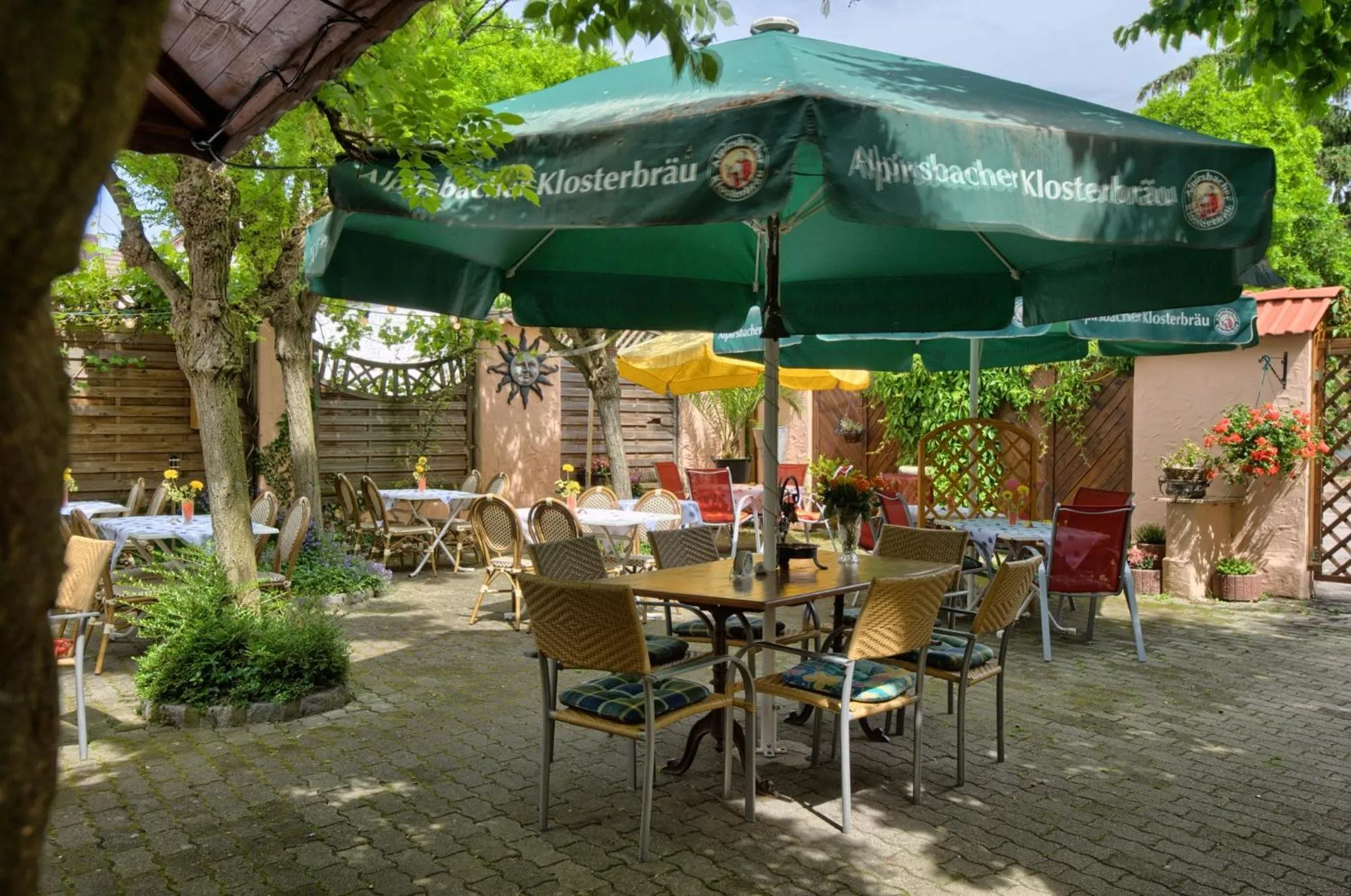 Garden in Hotel Neuenburger Hof