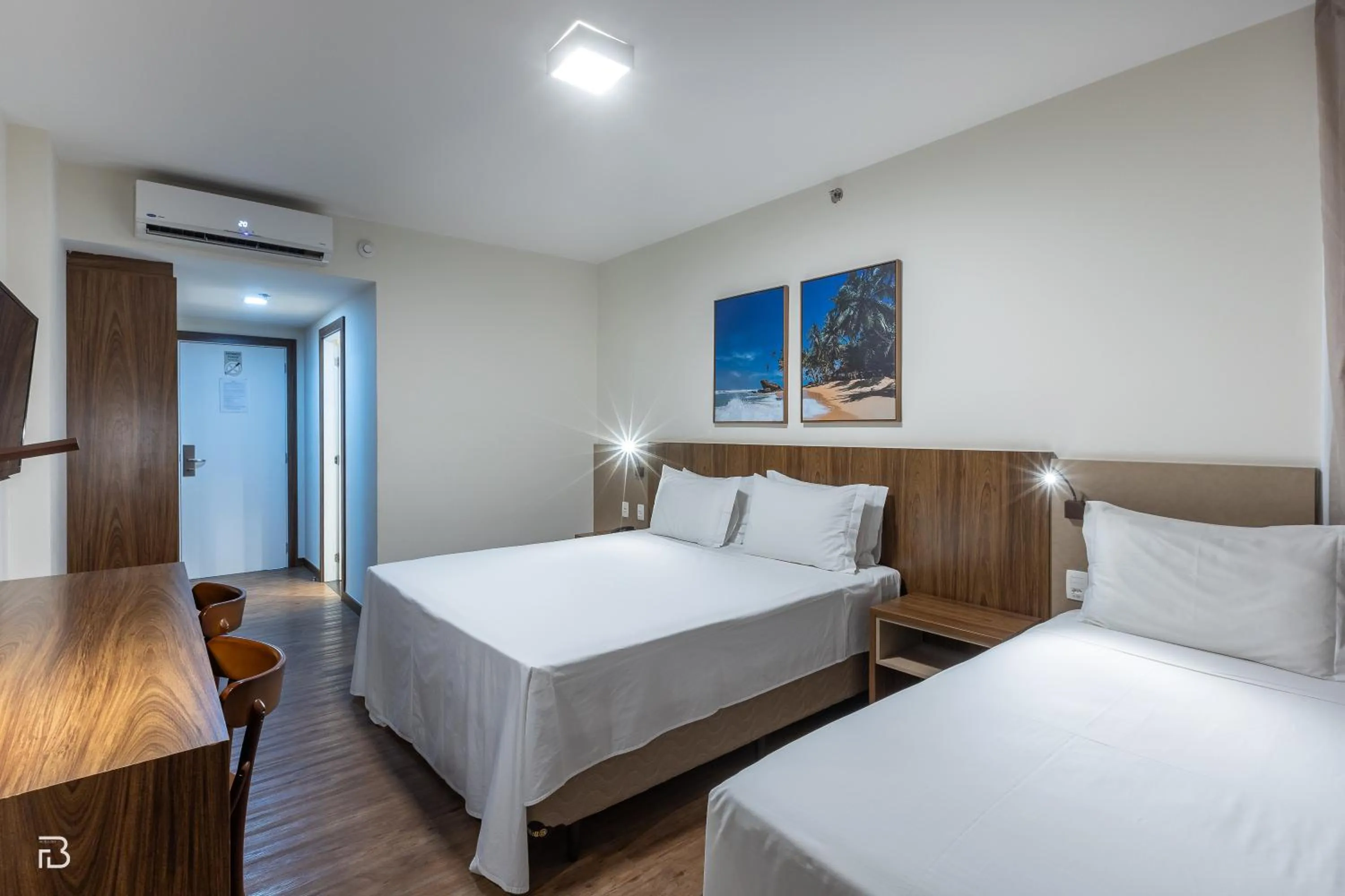 Photo of the whole room, Bed in Gran Executive Hotel