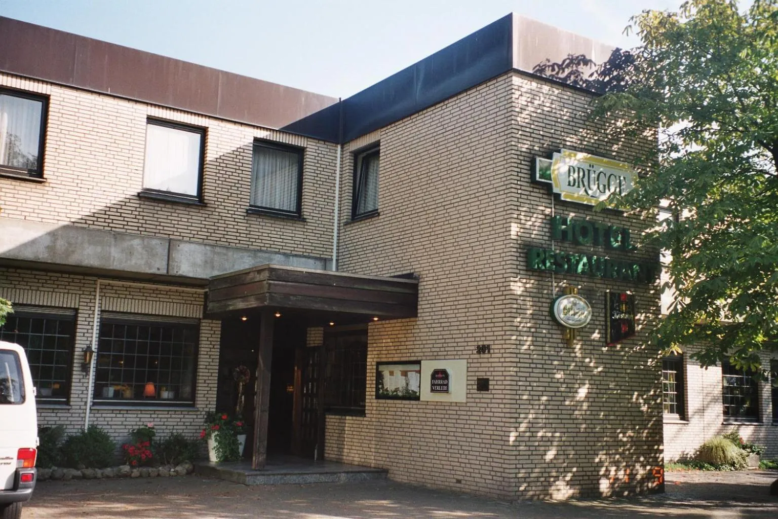 Facade/entrance in Hotel Brügge