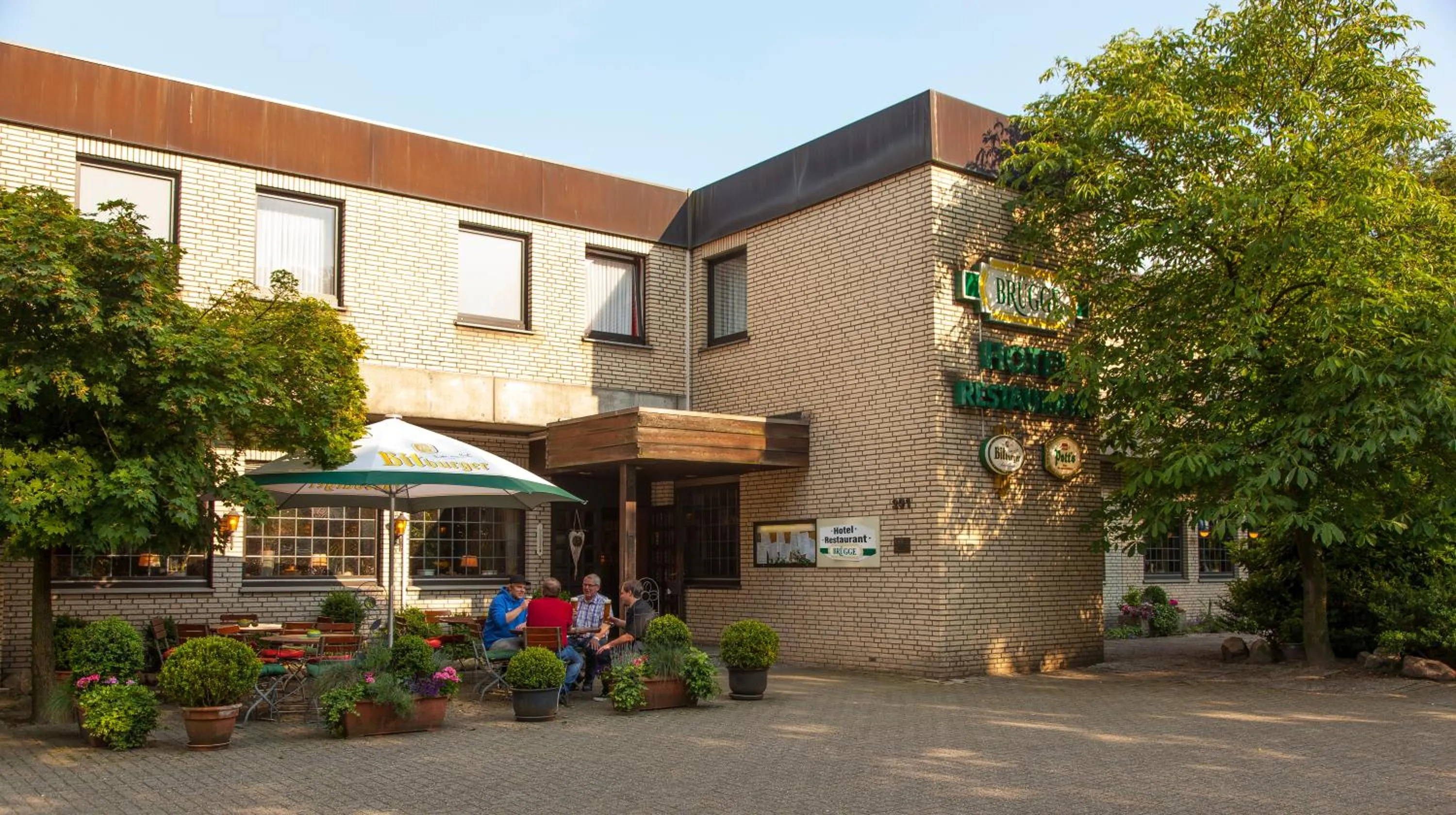 Facade/entrance in Hotel Brügge