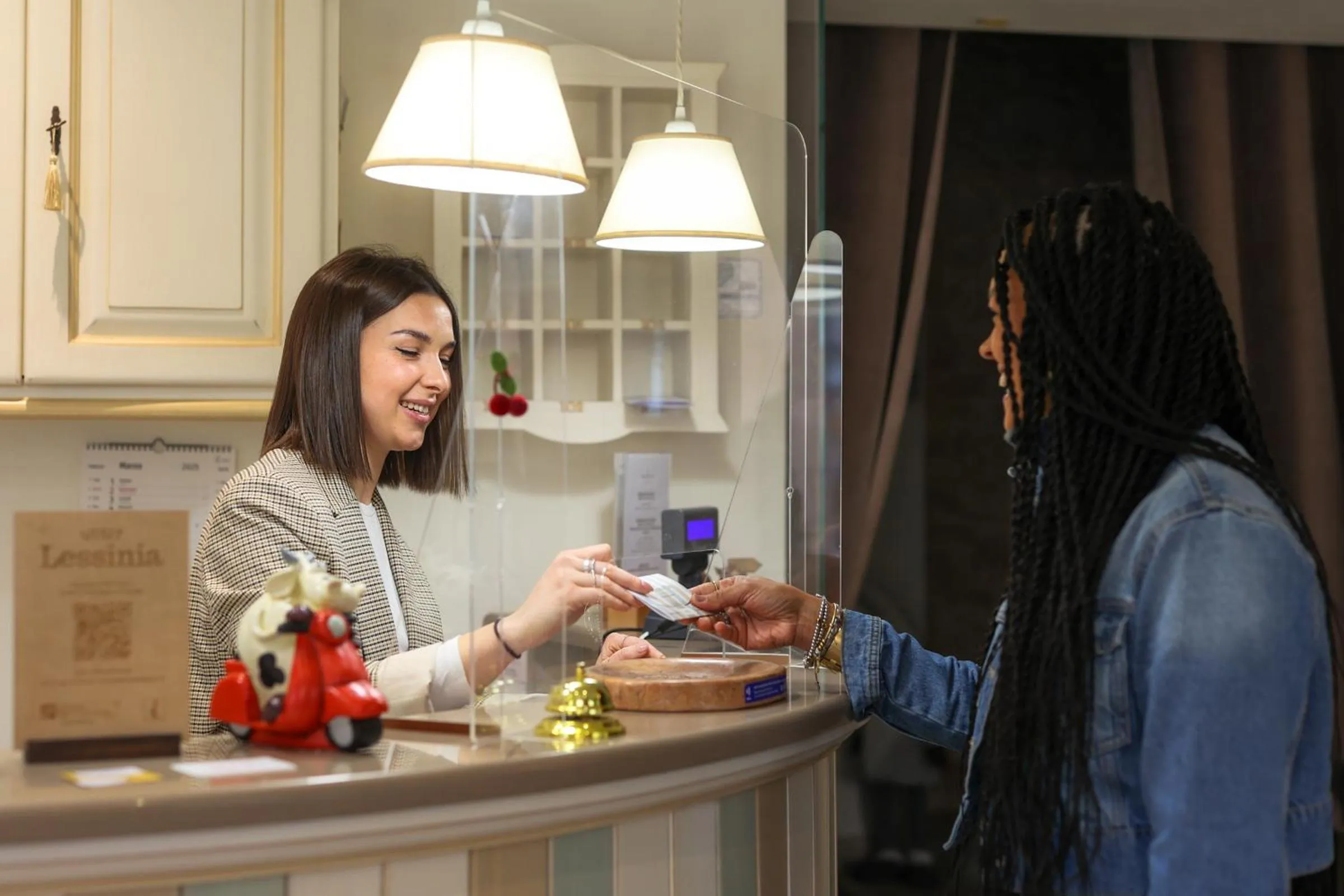 People in Casa Leon d'Oro