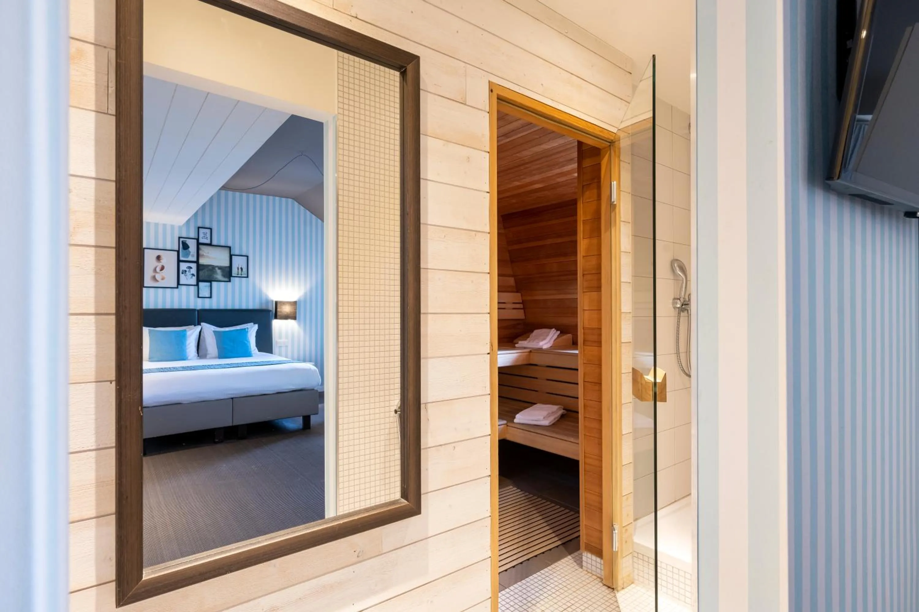 Sauna, Bed in Leopold Hotel Ostend