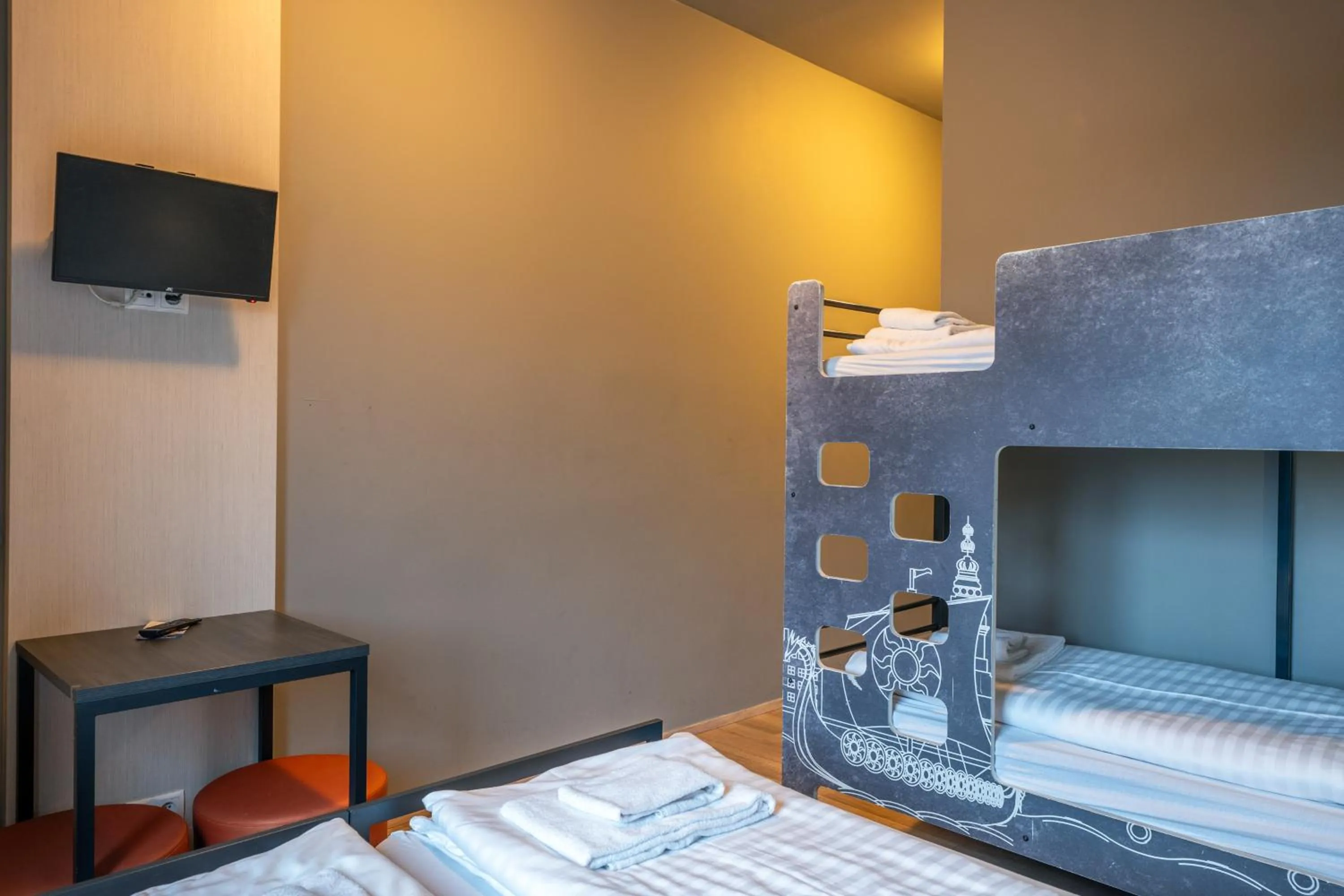 Bedroom, Bed in a&o Copenhagen Nørrebro