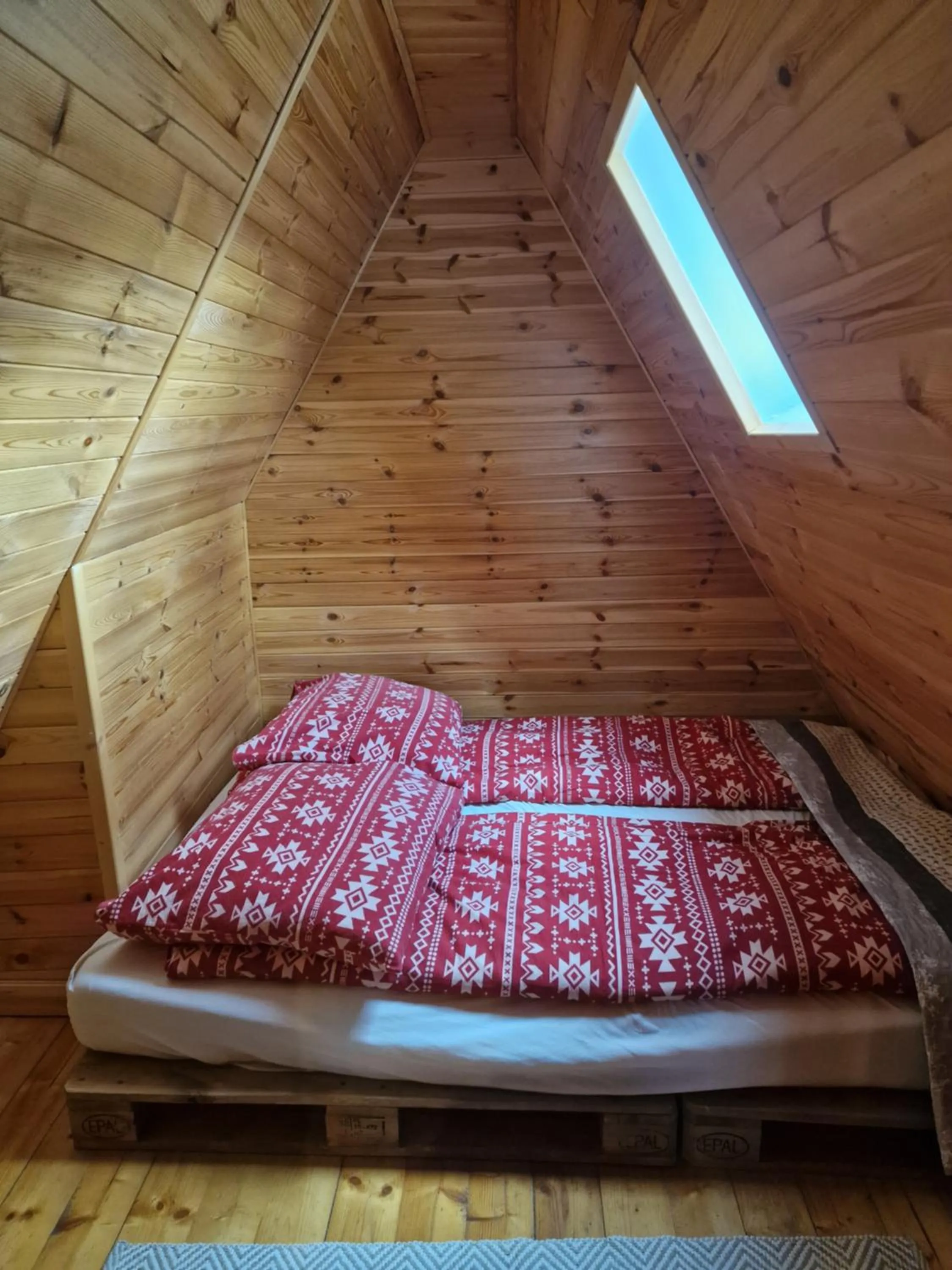 Bed in Pensjonat Gościniec Szczyrk , z sauną i jacuzzi