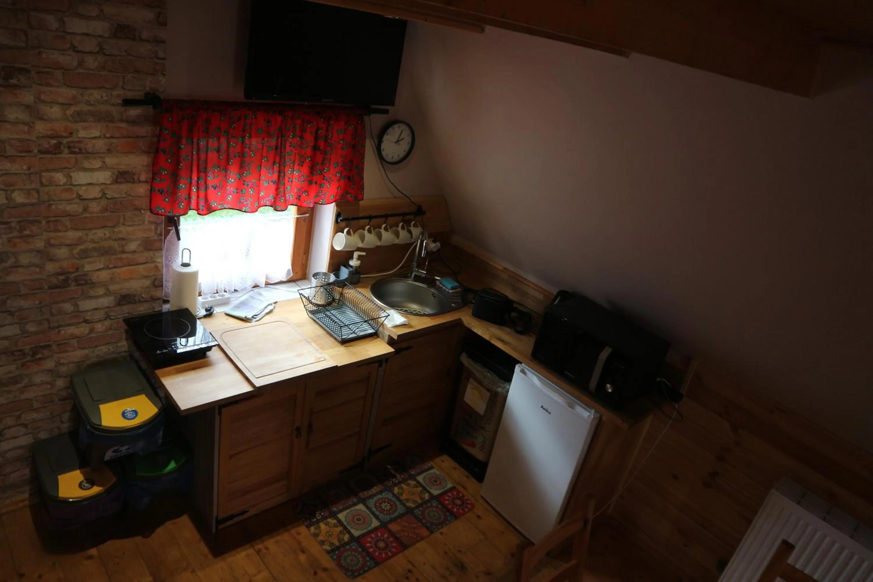 Kitchen or kitchenette in Pensjonat Gościniec Szczyrk , z sauną i jacuzzi