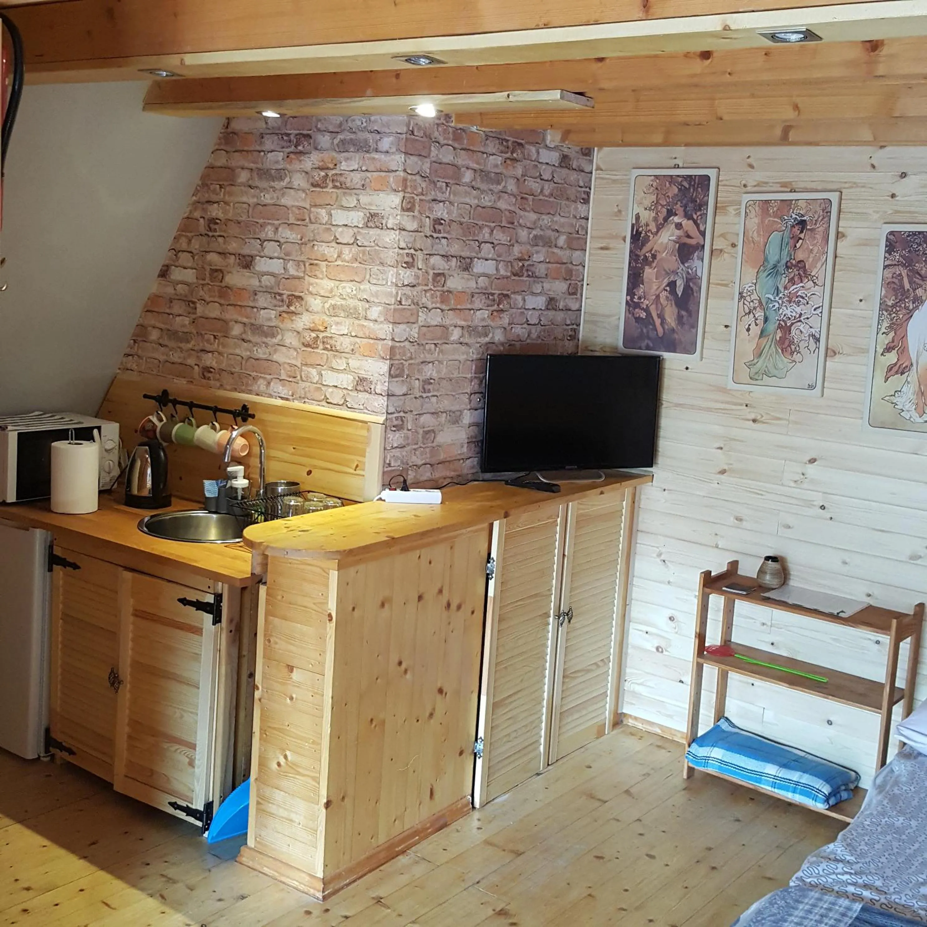 Kitchen or kitchenette in Pensjonat Gościniec Szczyrk , z sauną i jacuzzi