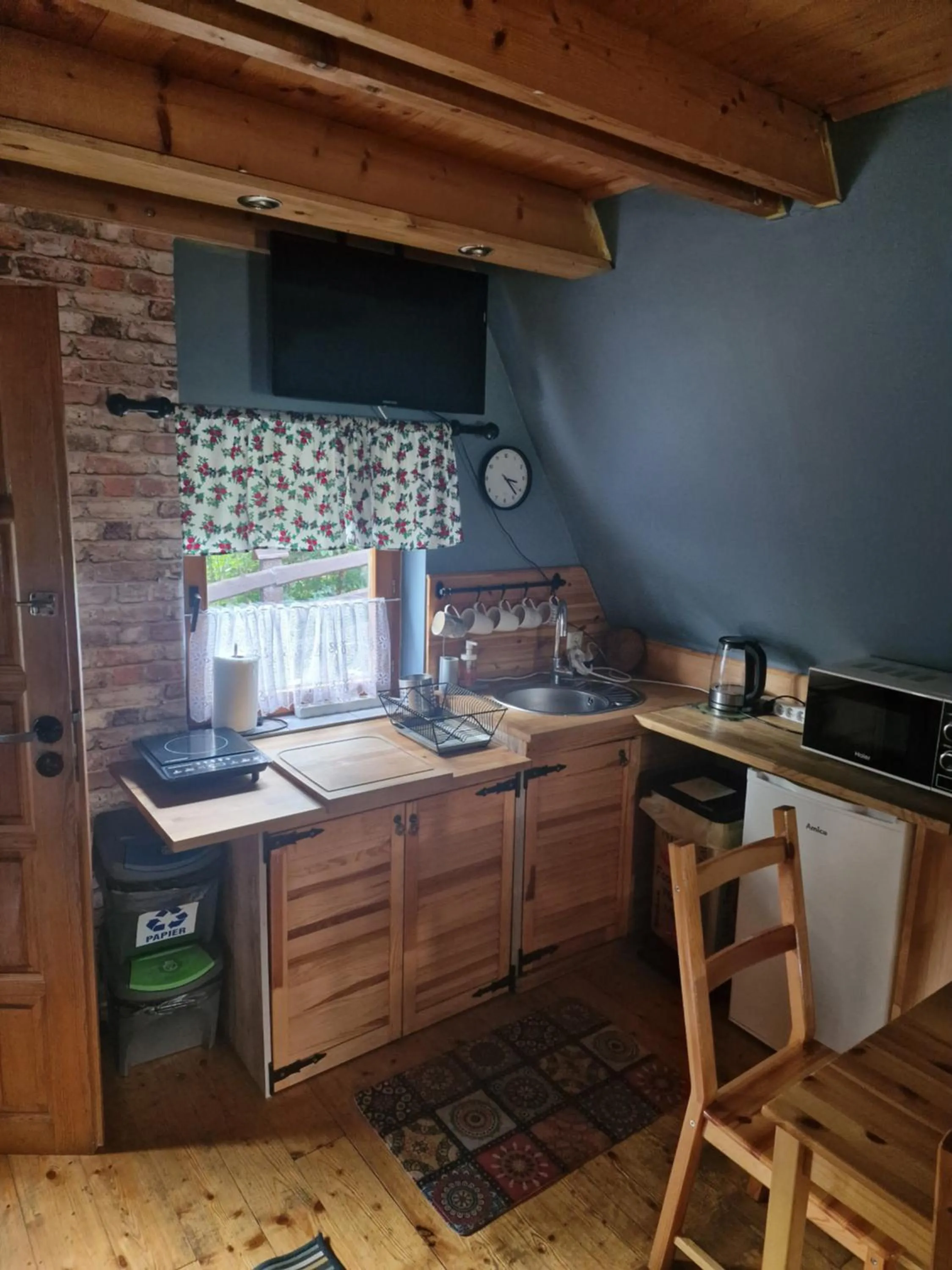 Kitchen or kitchenette in Pensjonat Gościniec Szczyrk , z sauną i jacuzzi