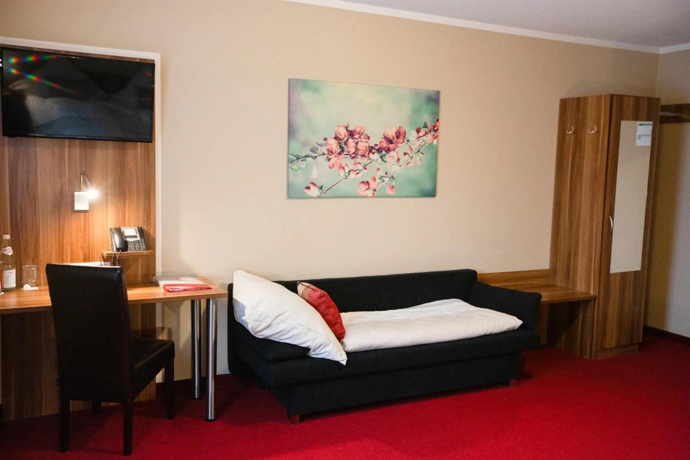 Photo of the whole room, Bed in Auwald Hotel