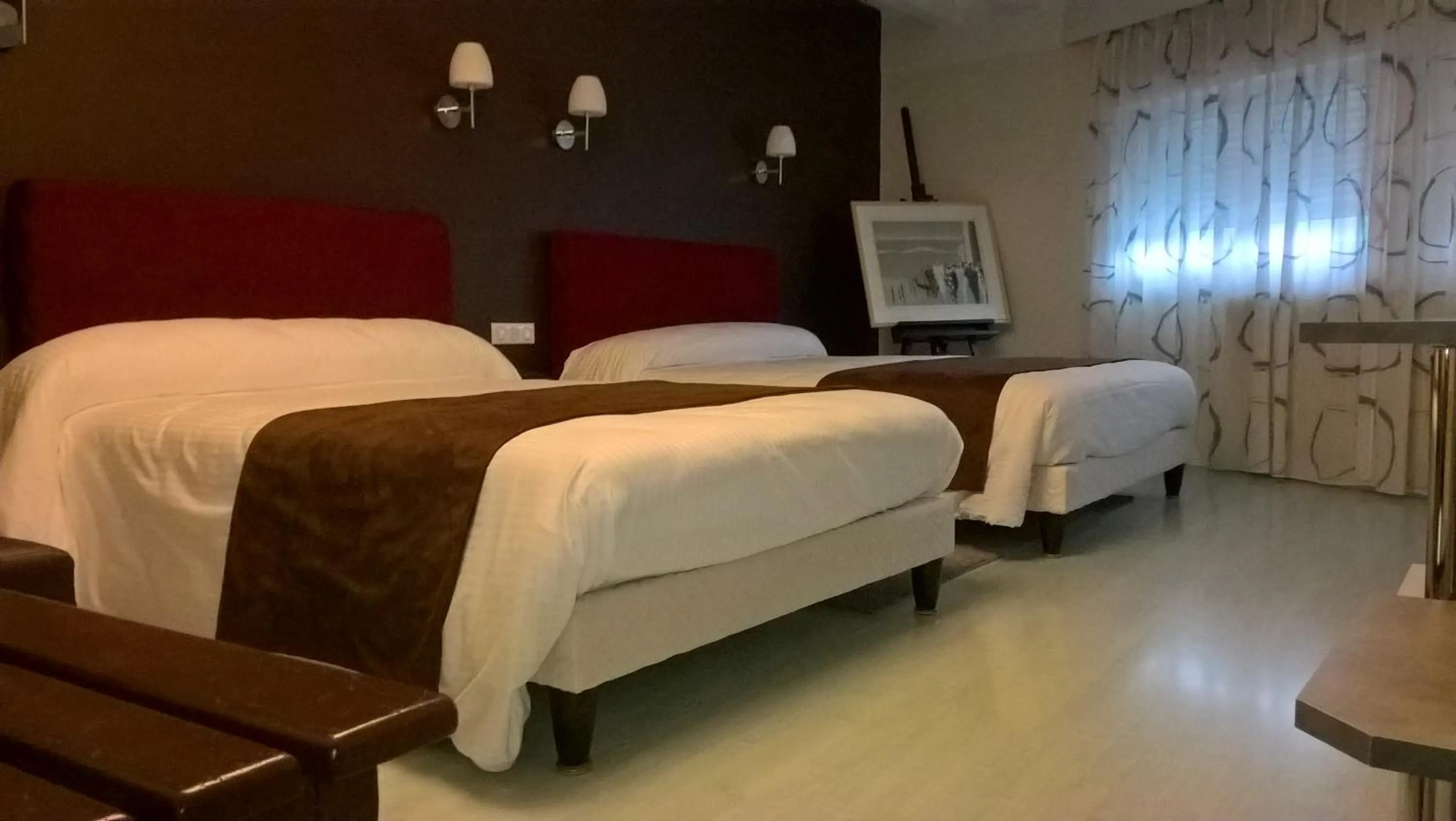 Family, Bed in Hôtel Saint-Hubert