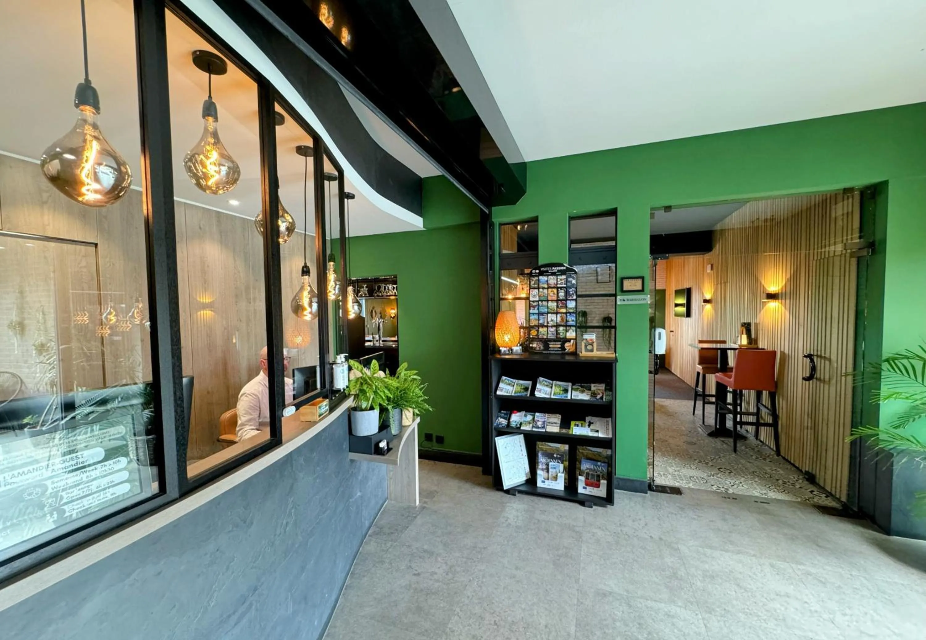Lobby or reception in Hôtel L'Amandier