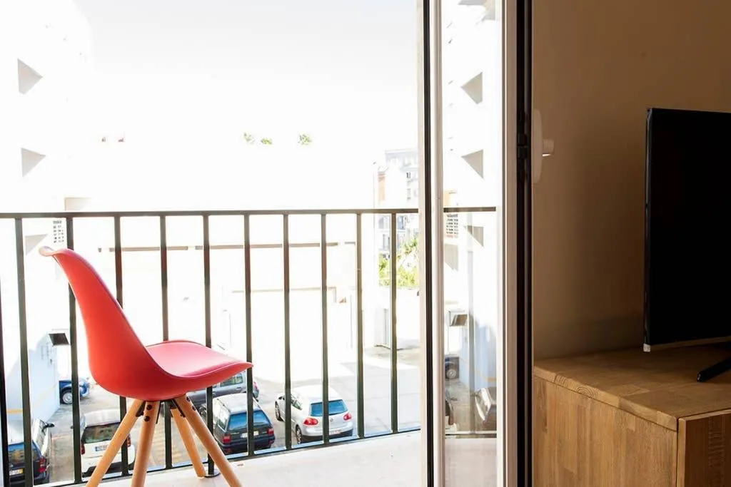 GuestReady - Stylish apt w/ balcony in Graca