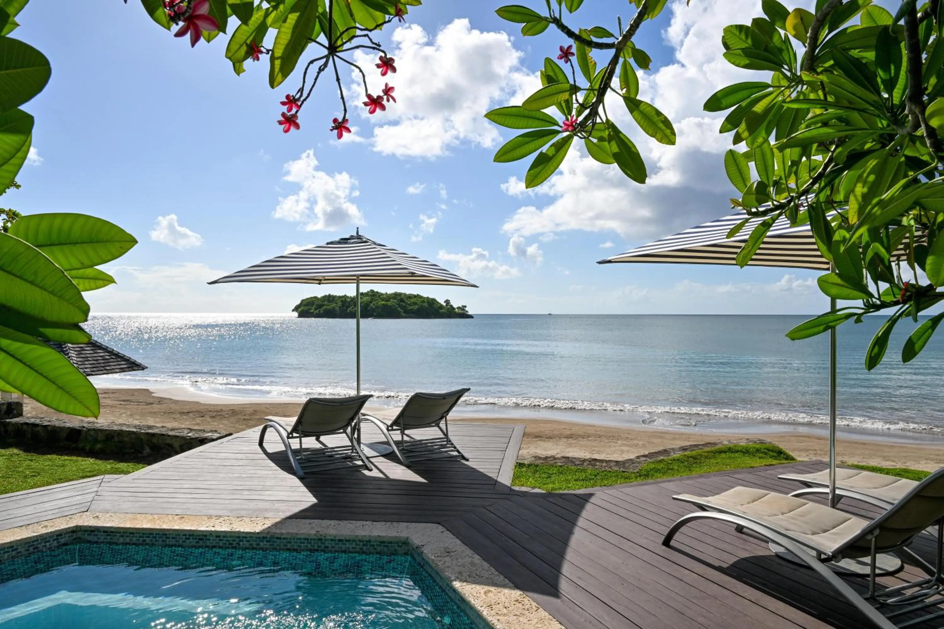 Swimming pool in Sandals Halcyon Beach All Inclusive - Couples Only