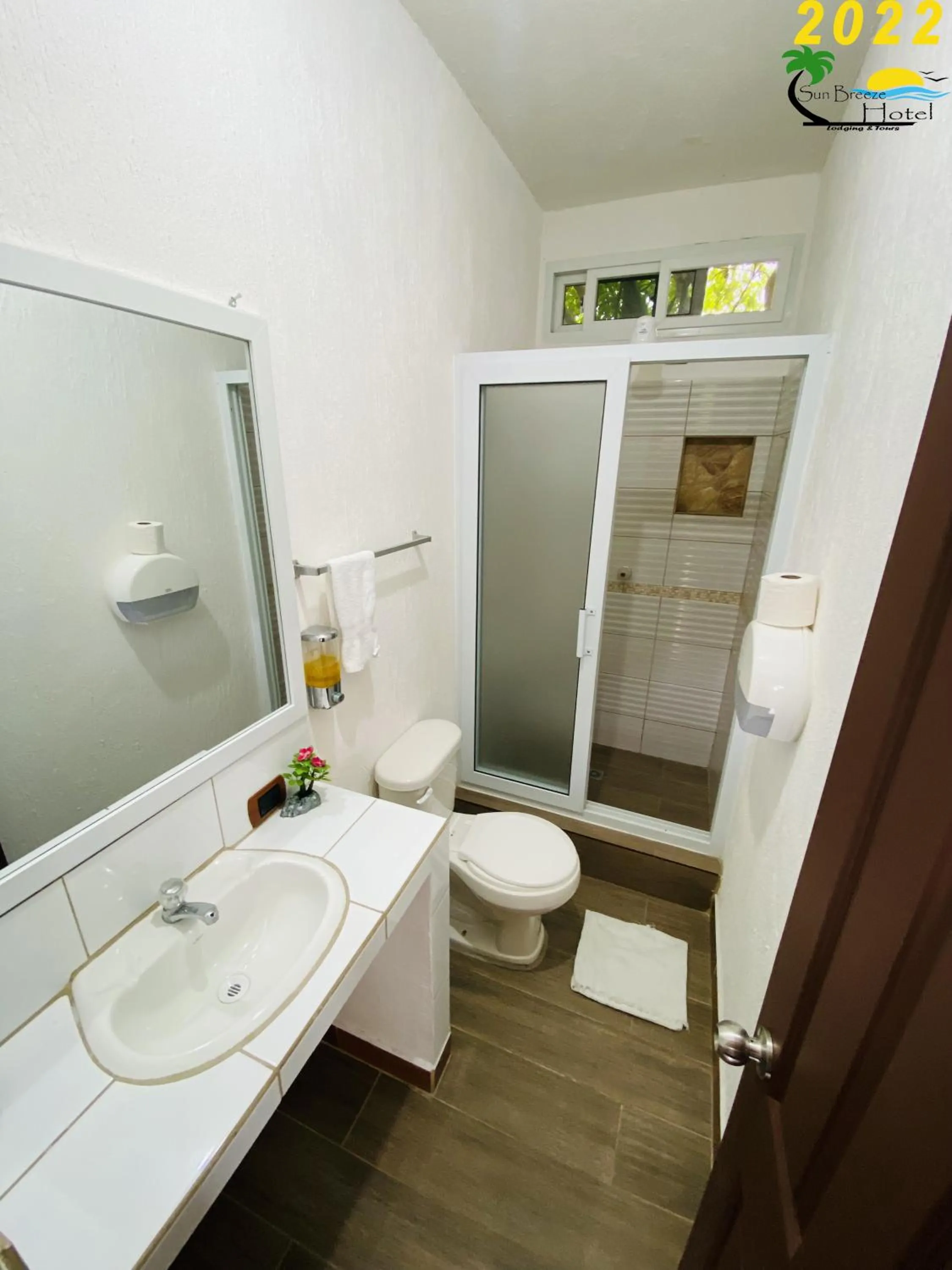 Bathroom in Sun Breeze Hotel