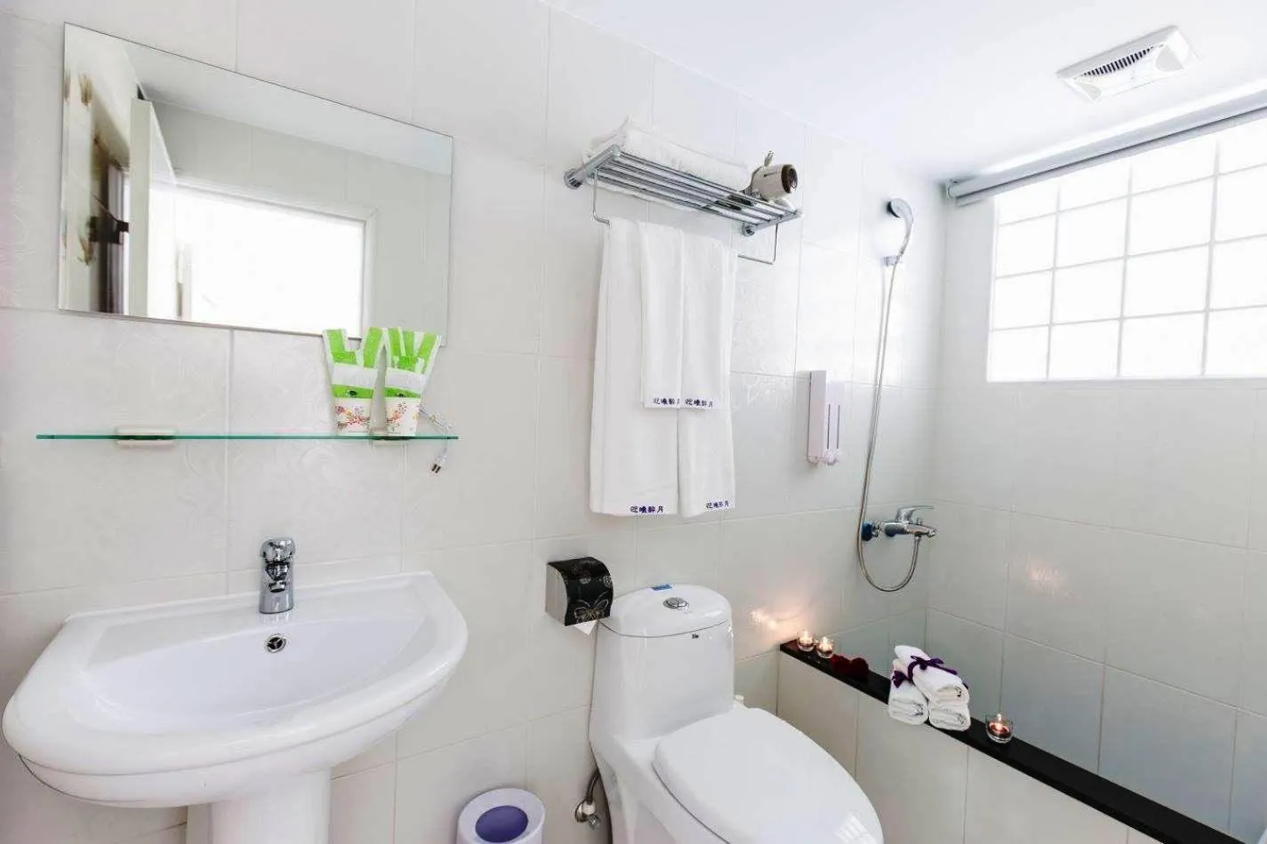 Bathroom in 瑞豐夜市 Welcome The Sun Enjoy The Moon