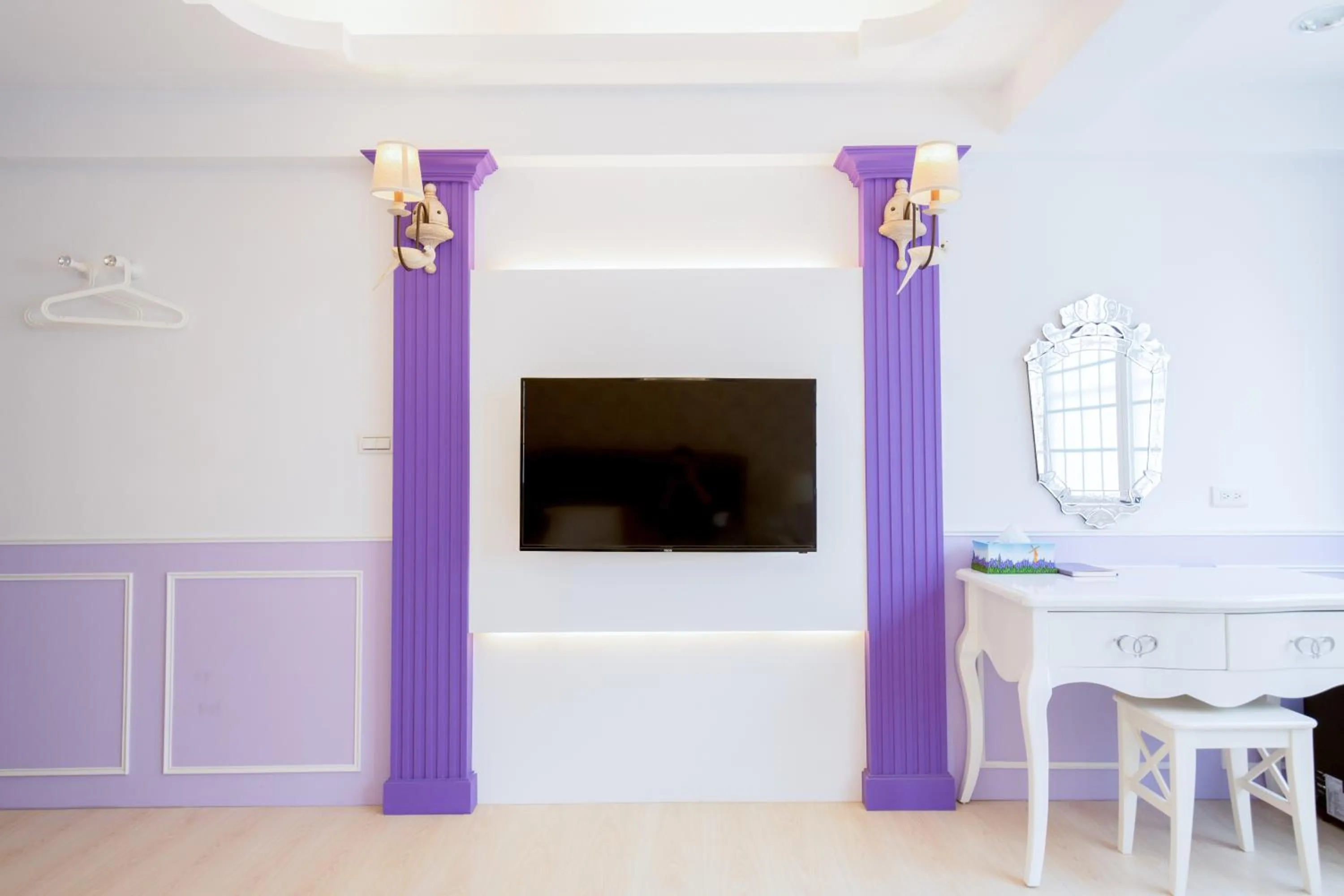 TV and multimedia in 瑞豐夜市 Welcome The Sun Enjoy The Moon