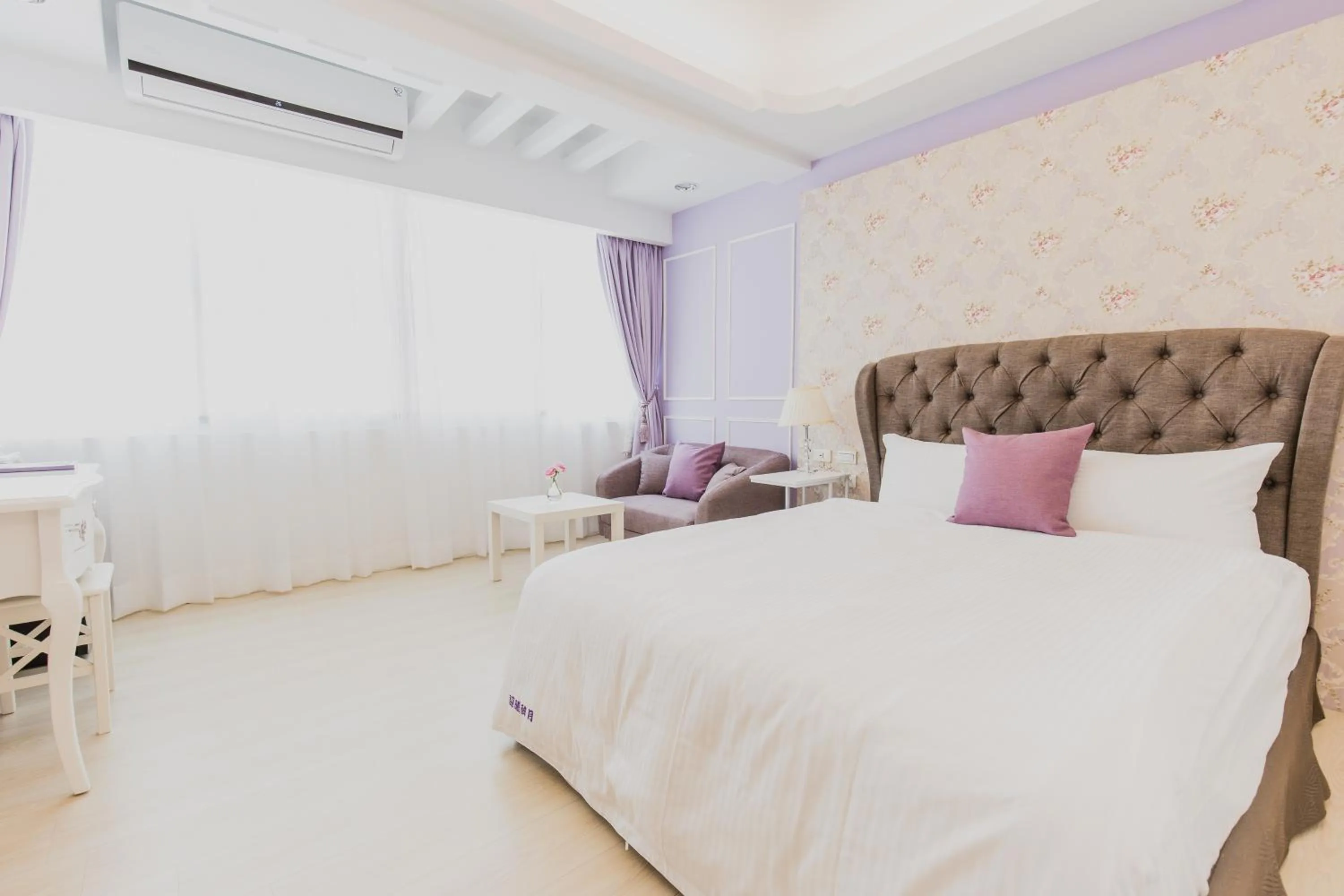 Photo of the whole room, Bed in 瑞豐夜市 Welcome The Sun Enjoy The Moon