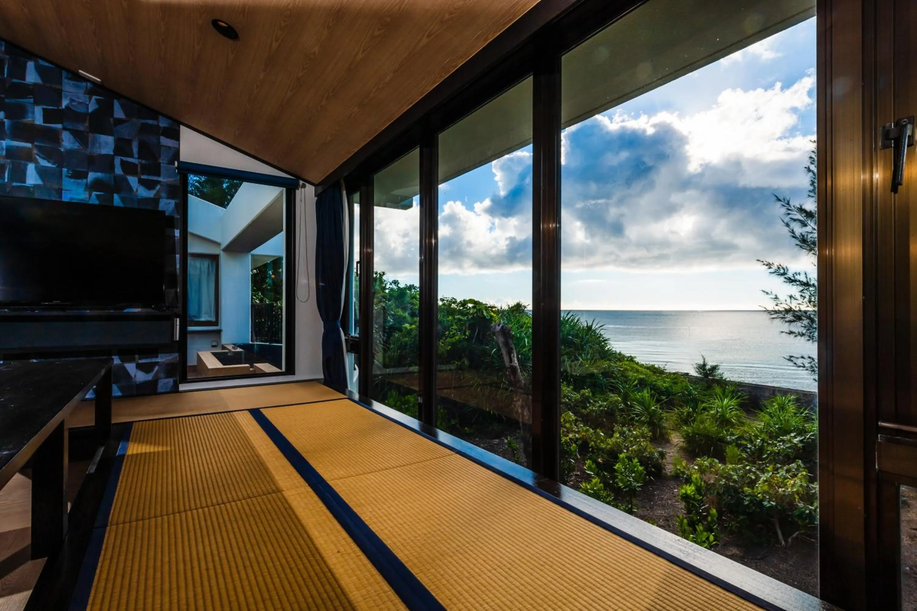 Day in The Peridot Smart Hotel Tancha Ward