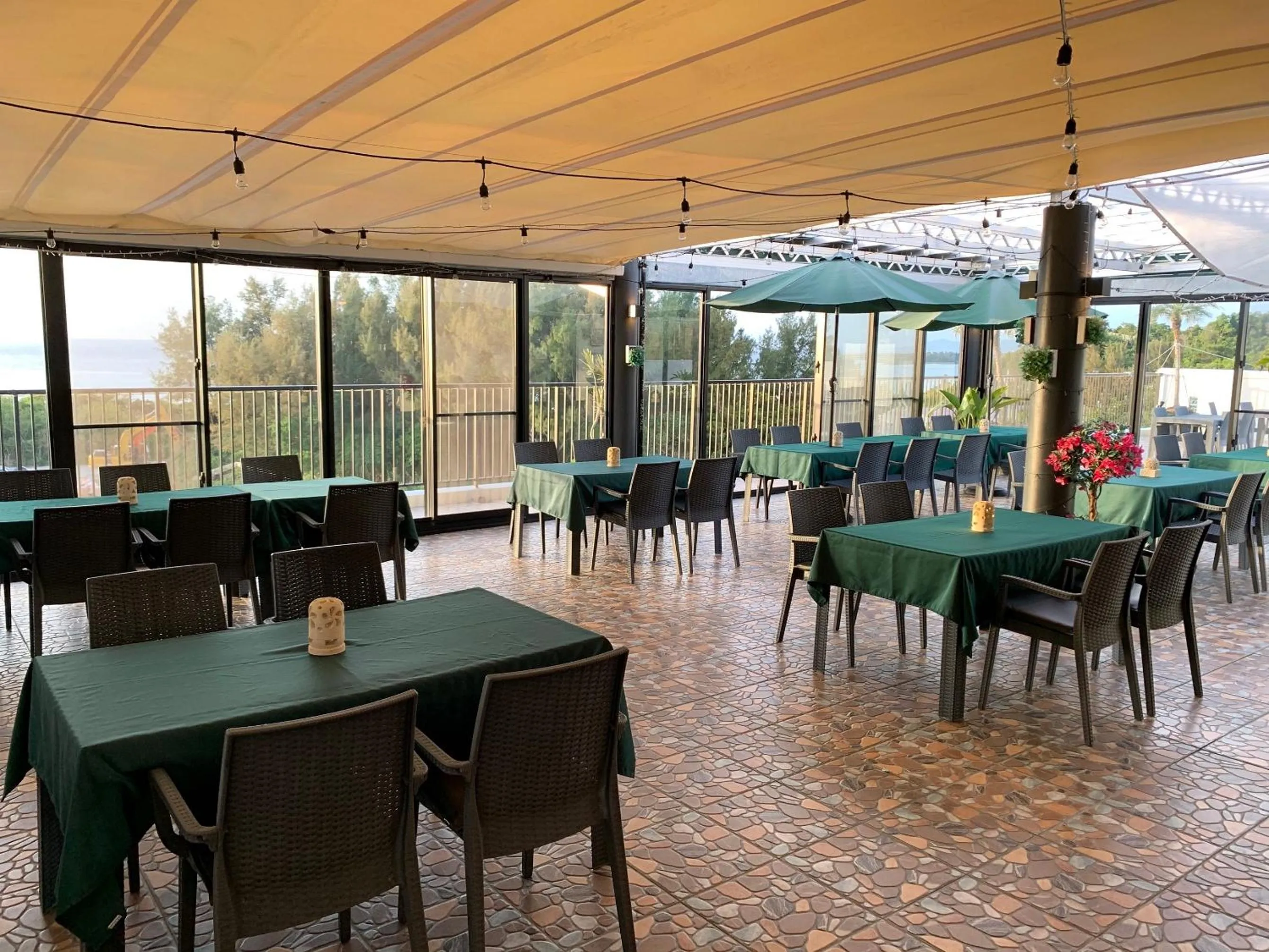 Restaurant/places to eat in The Peridot Smart Hotel Tancha Ward