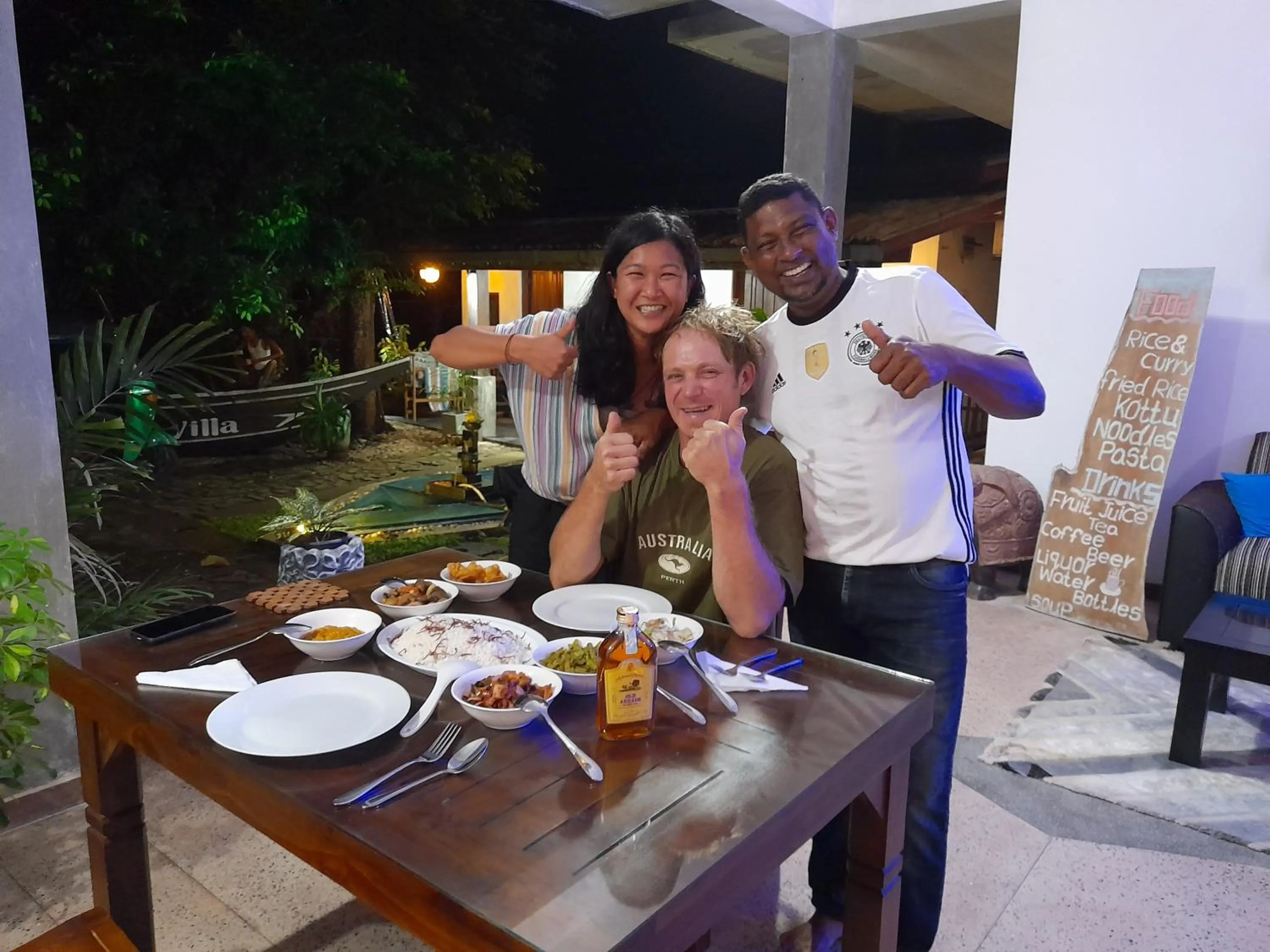 Restaurant/places to eat in Ging View Villa