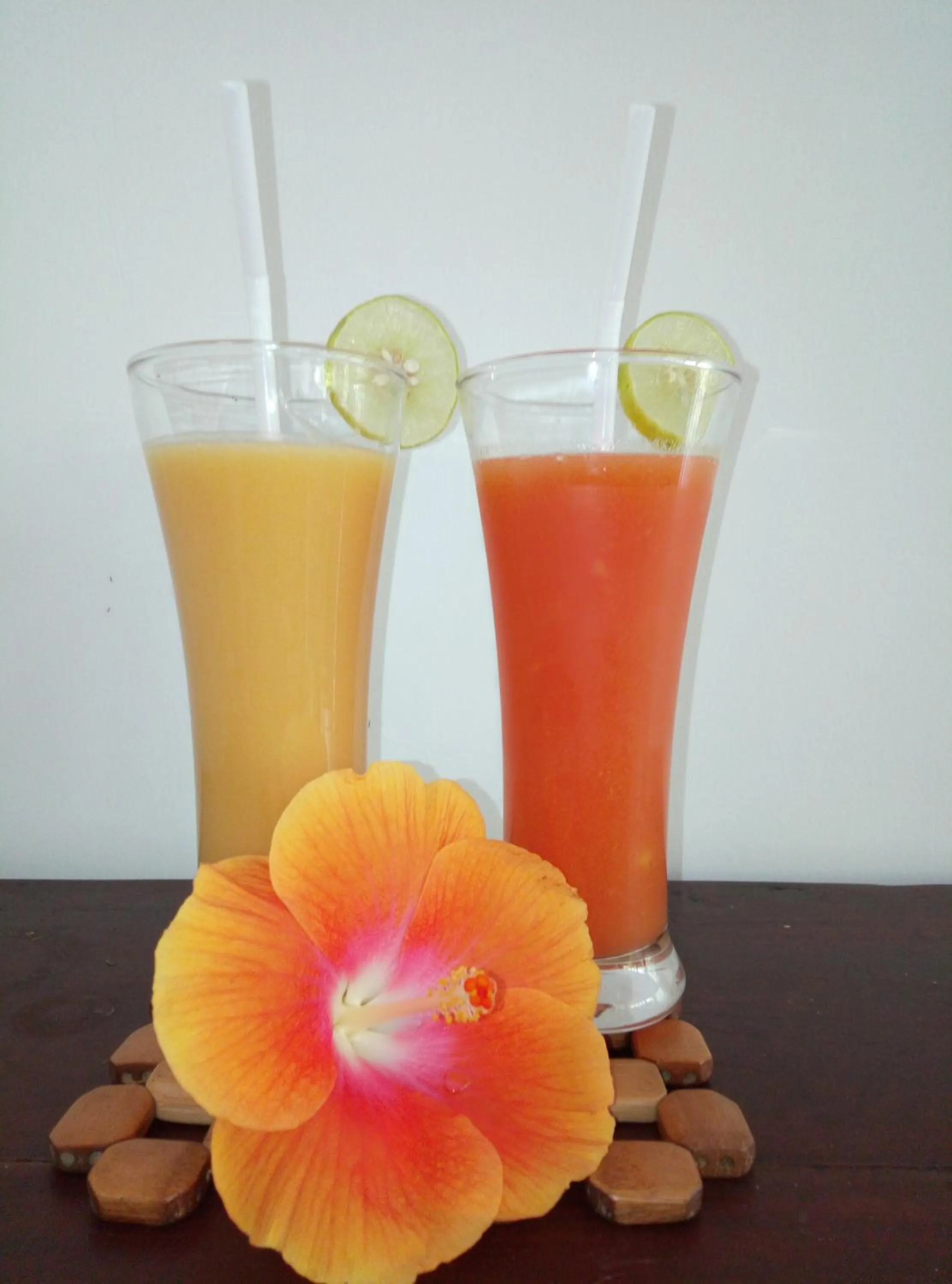 Drinks in Ging View Villa