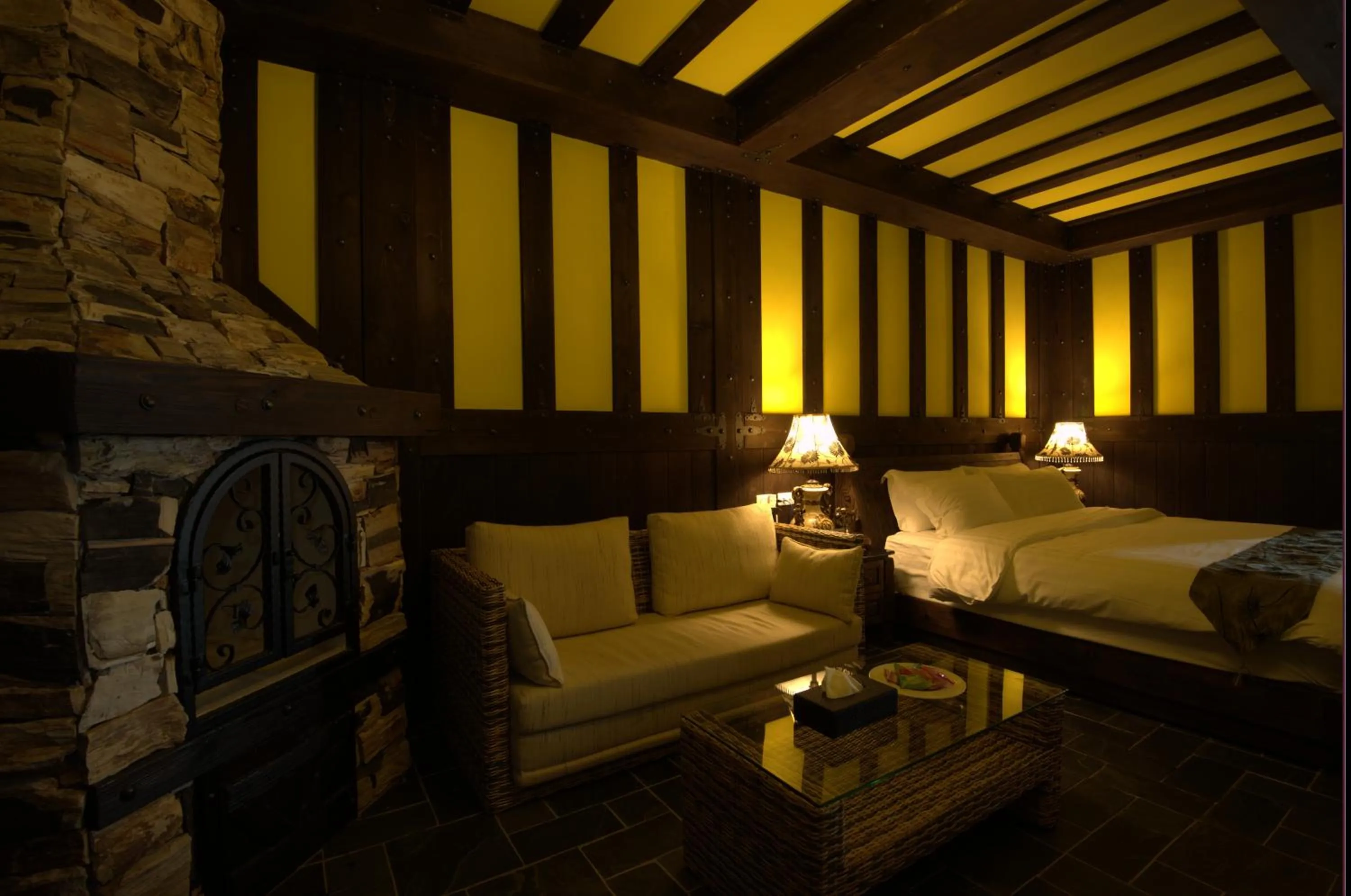 Photo of the whole room, Bed in Stuart Villa