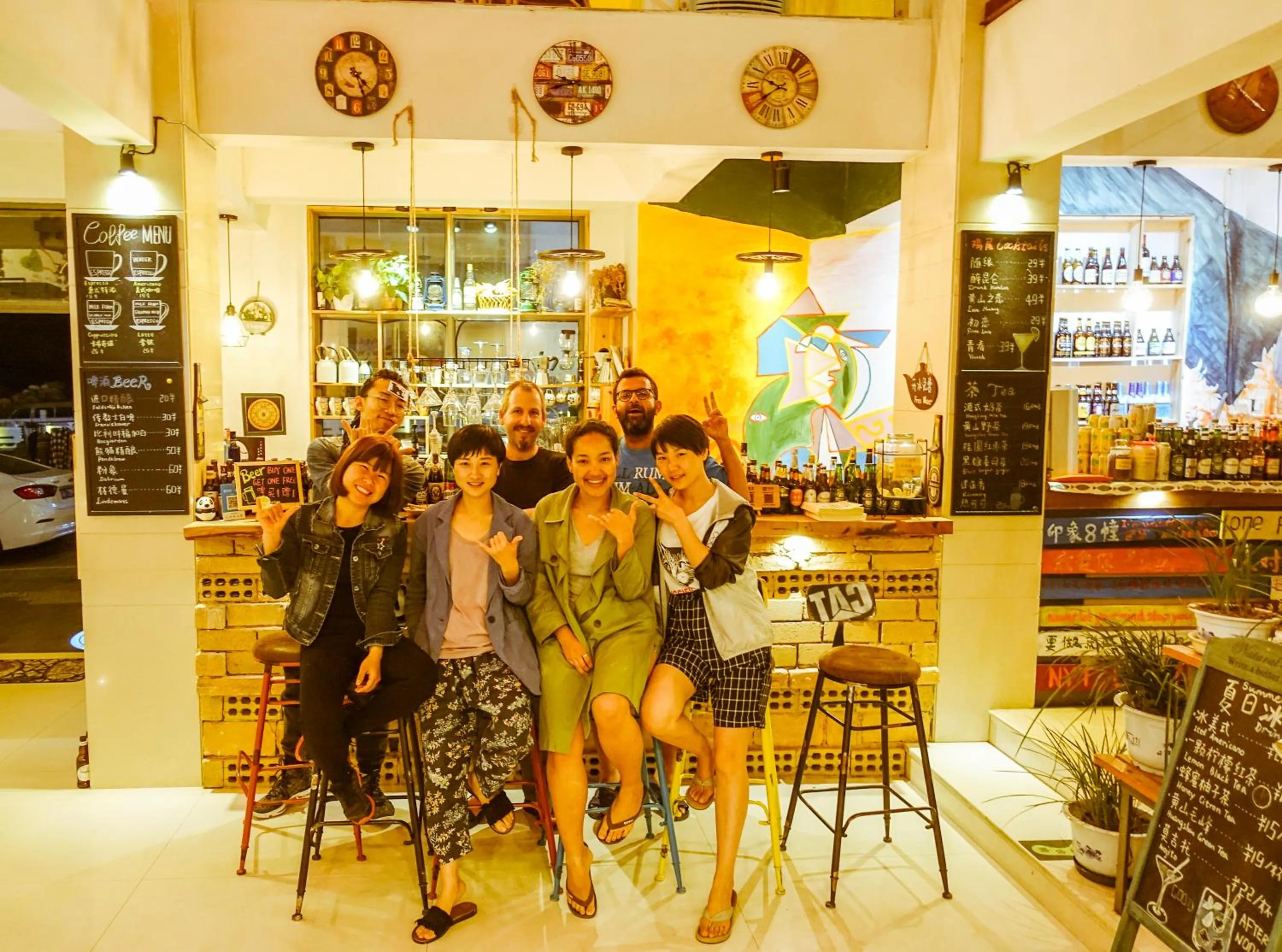 Seating area in Kunlun International Youth Hostel