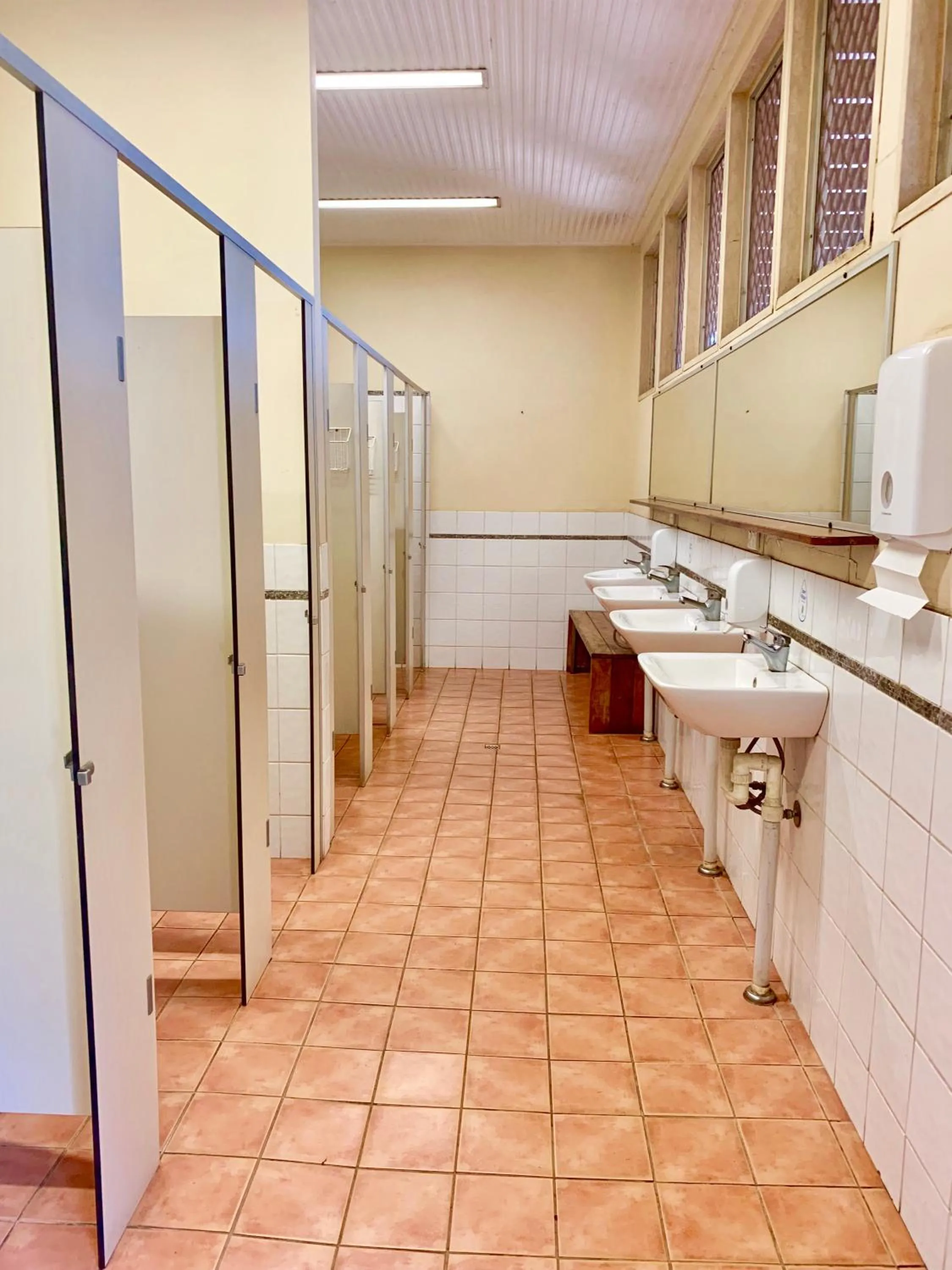 Roebuck Bay Backpackers