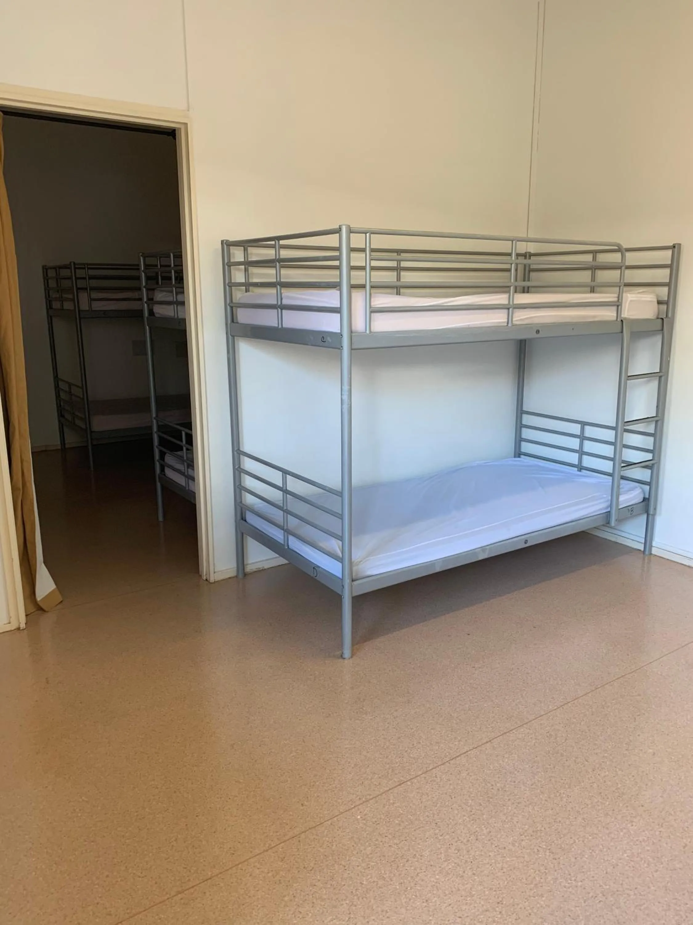 Bedroom, Bed in Roebuck Bay Backpackers