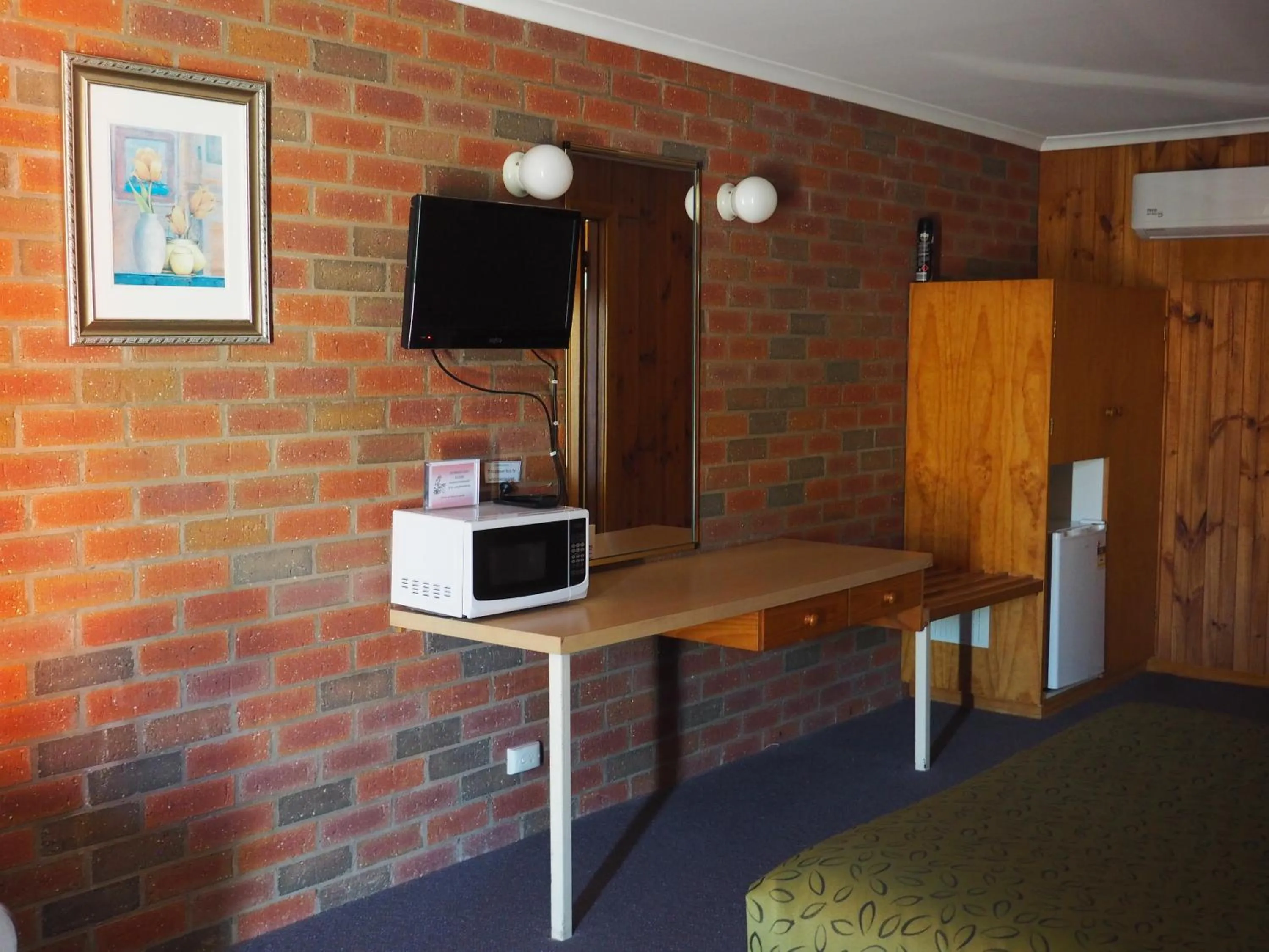 Living room in Country Road Motel St Arnaud