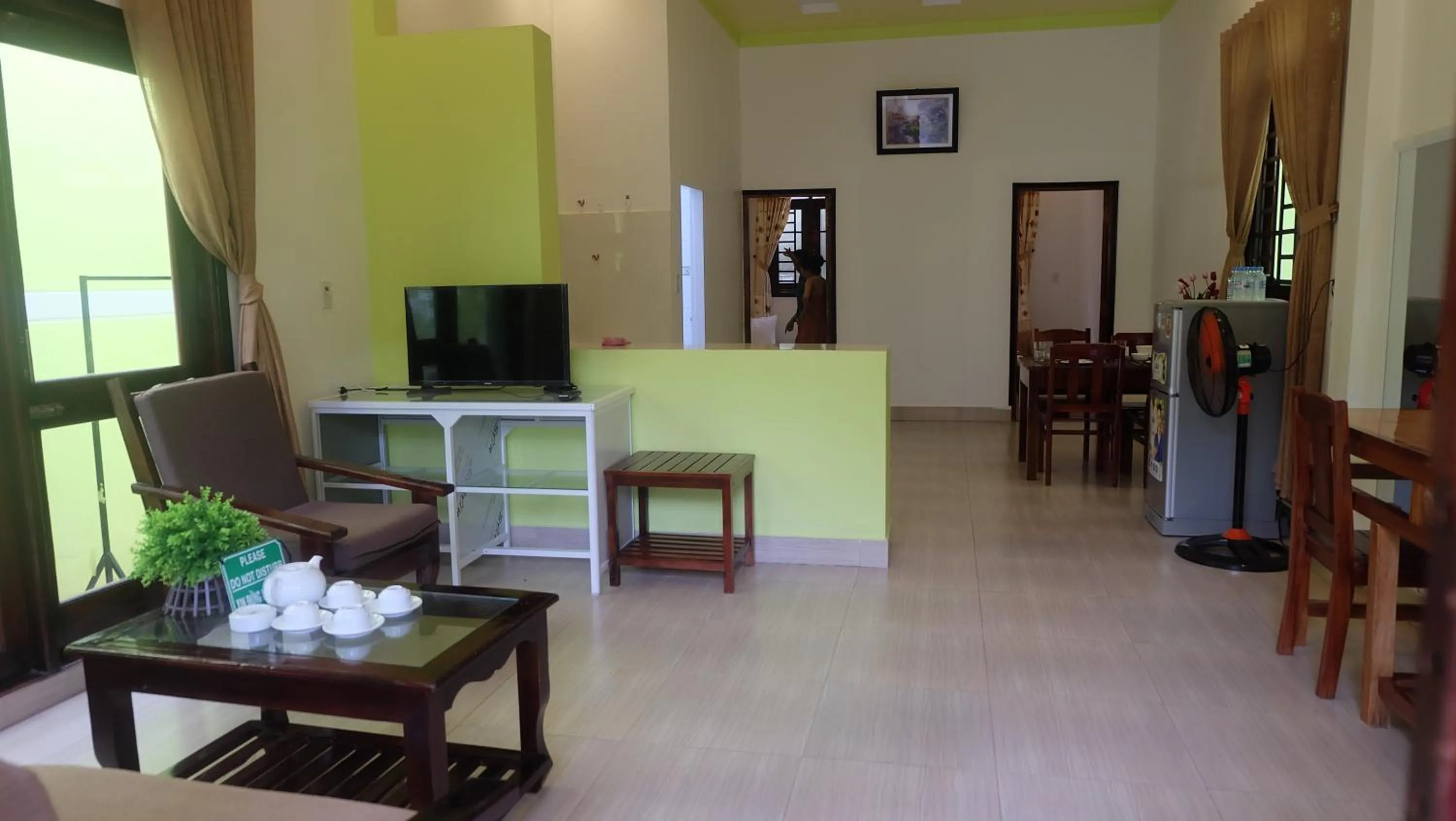 Communal lounge/ TV room in Mai Binh Phuong Bungalow