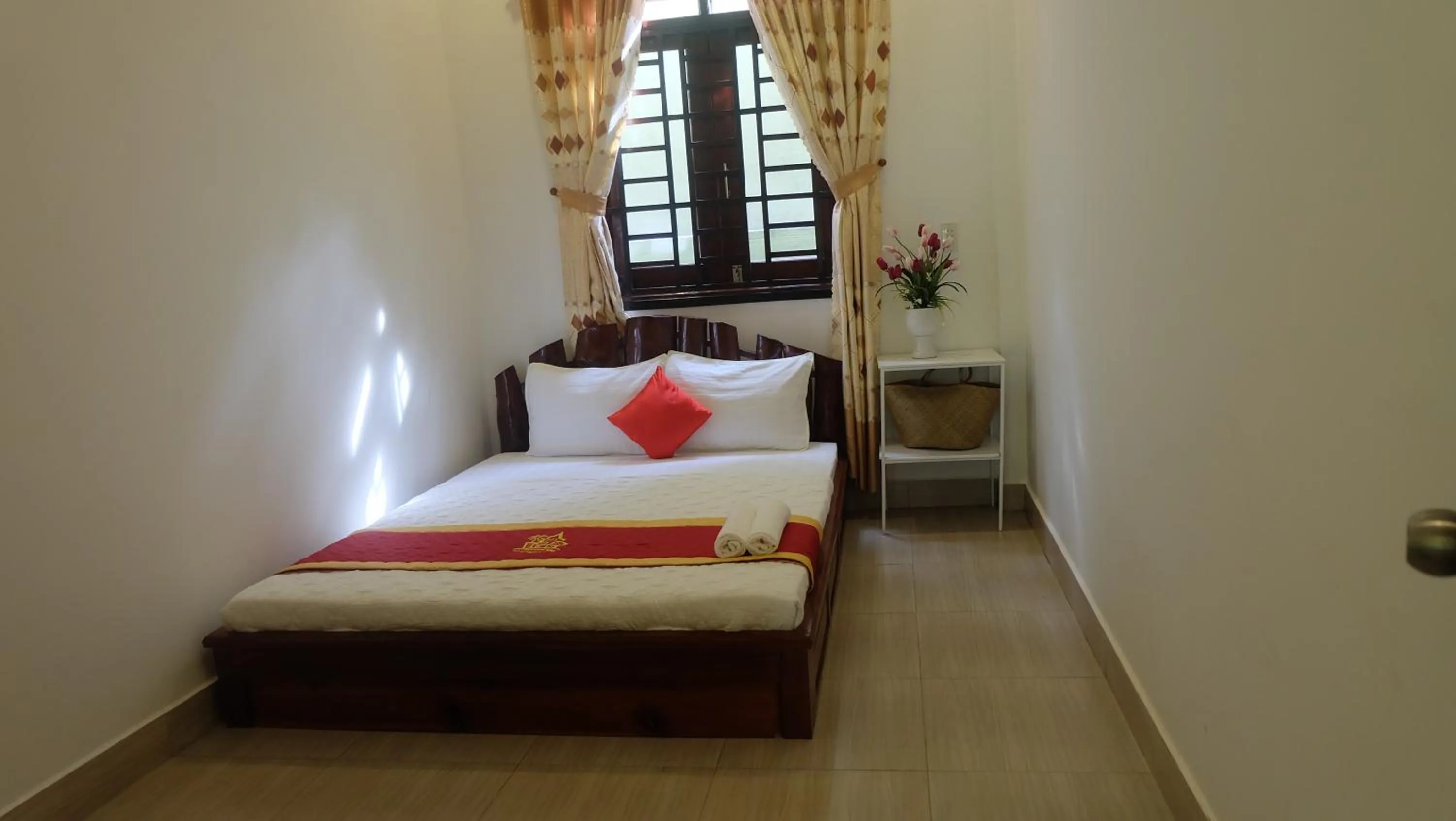 Bedroom, Bed in Mai Binh Phuong Bungalow