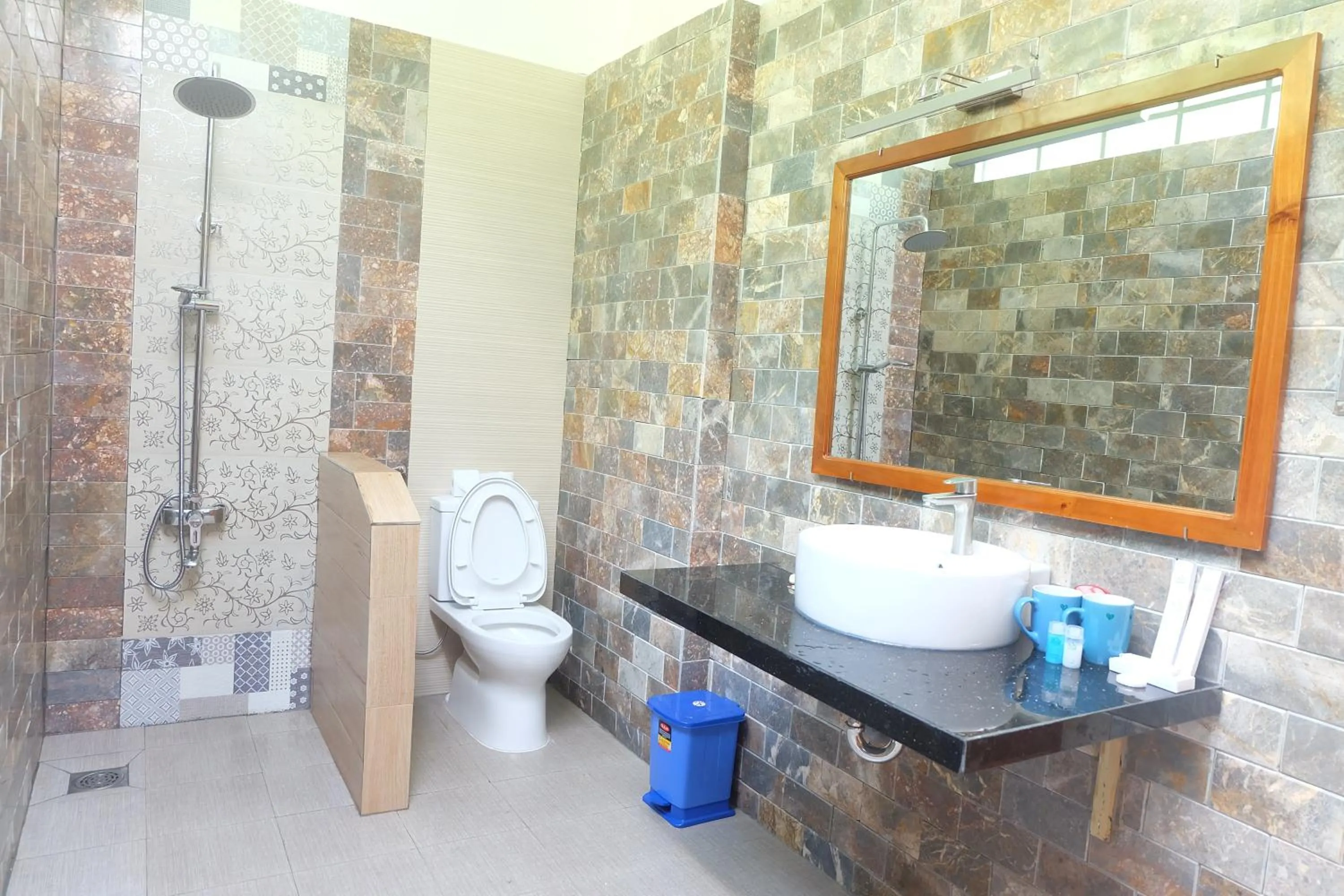 Toilet in Mai Binh Phuong Bungalow