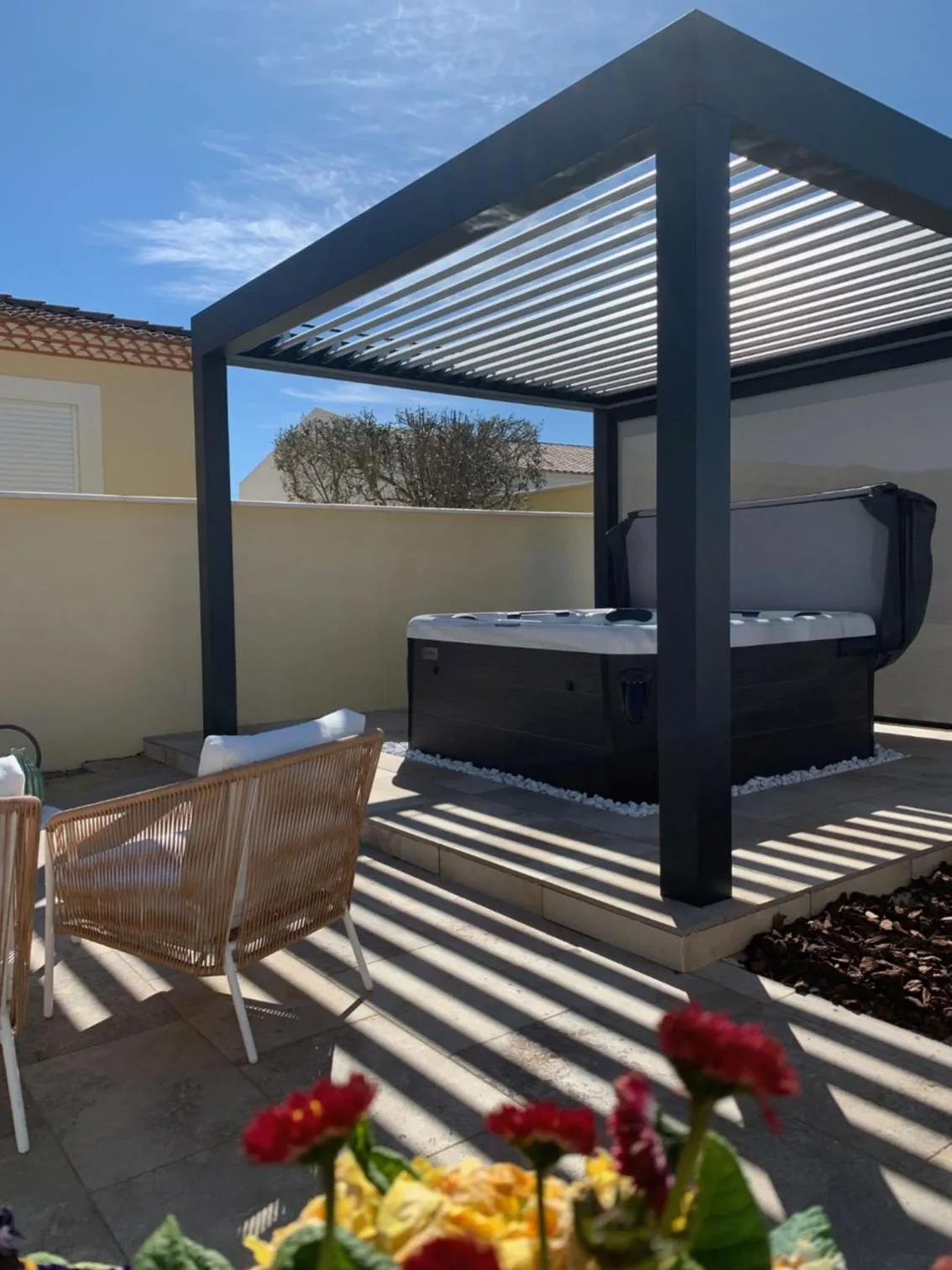 Hot Tub in Chambres d'hôtes Chez Thierry