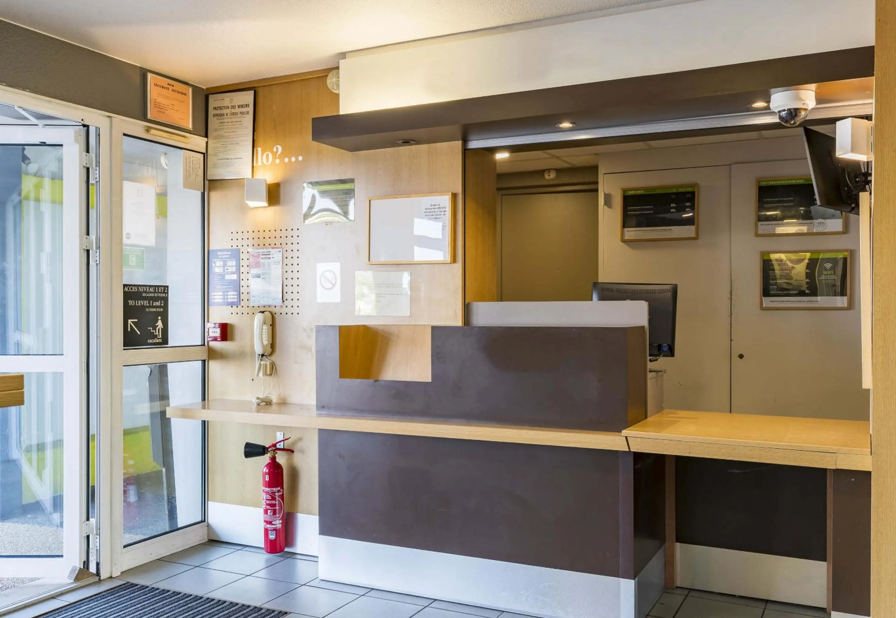 Lobby or reception in B&B HOTEL Orléans Ouest La Chapelle-Saint-Mesmin