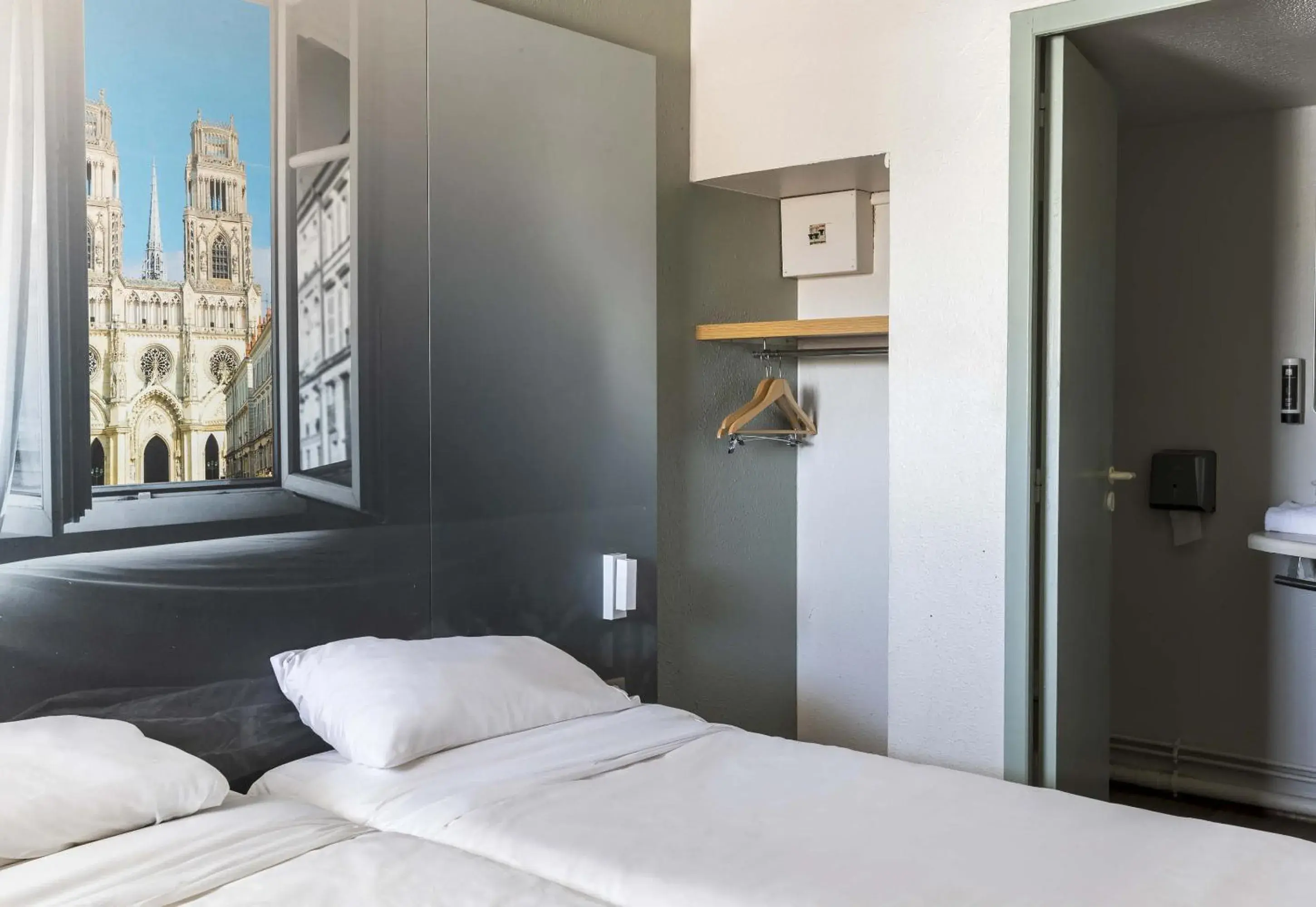 Twin Room in B&B HOTEL Orléans Ouest La Chapelle-Saint-Mesmin Twin Room in B&B HOTEL Orléans Ouest La Chapelle-Saint-Mesmin