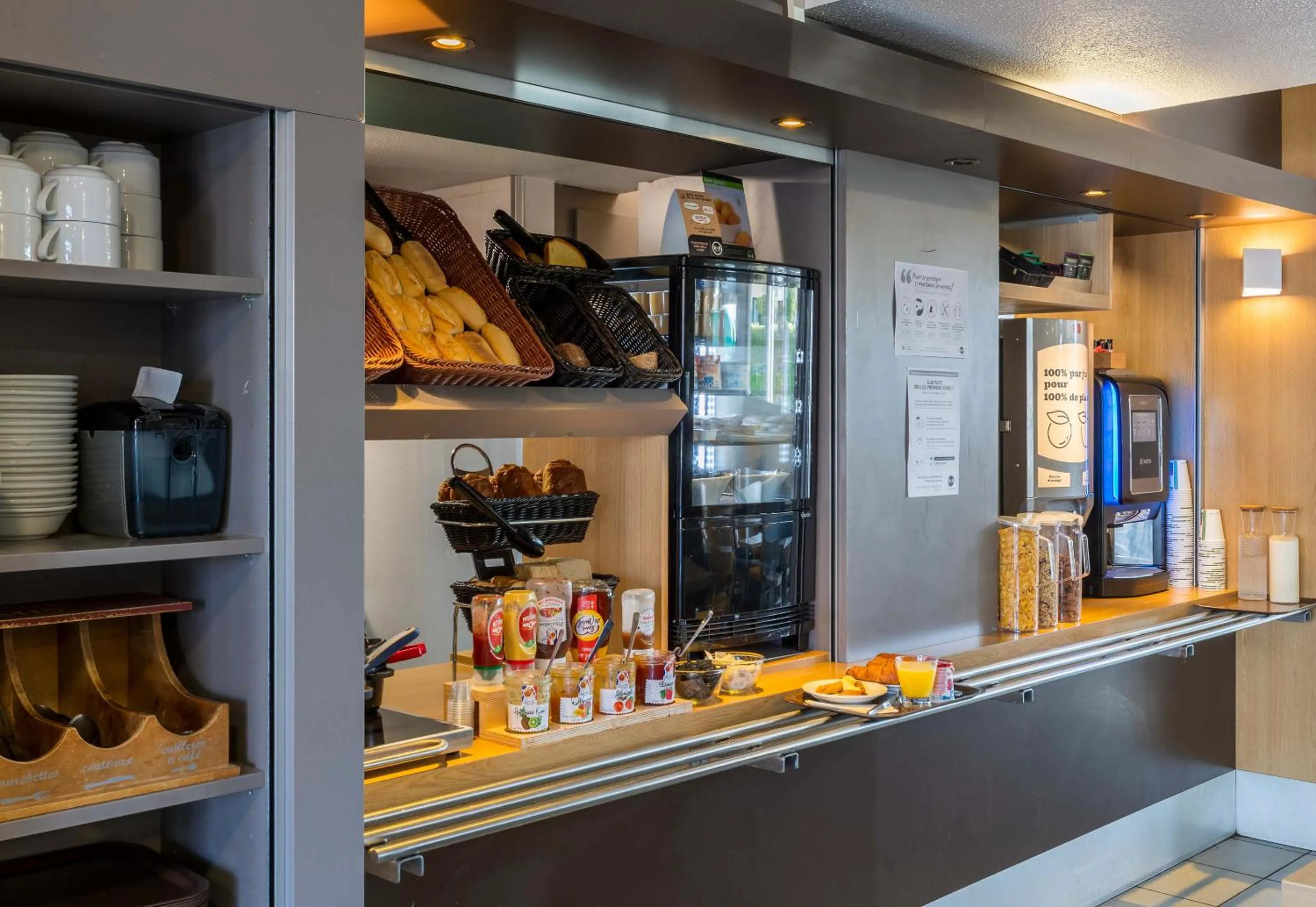 Breakfast in B&B HOTEL Orléans Ouest La Chapelle-Saint-Mesmin