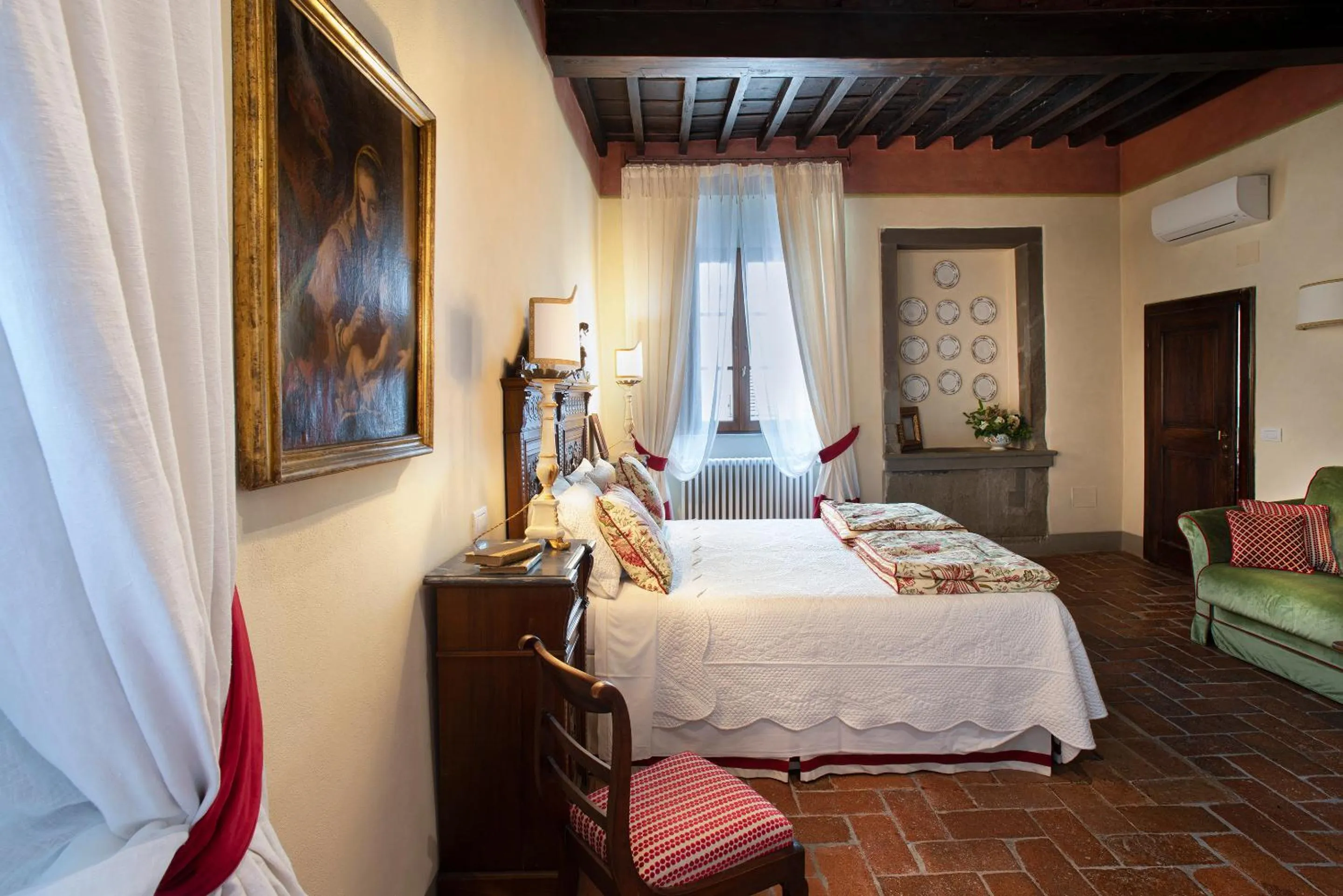 Bed in Palazzo Malaspina B&B