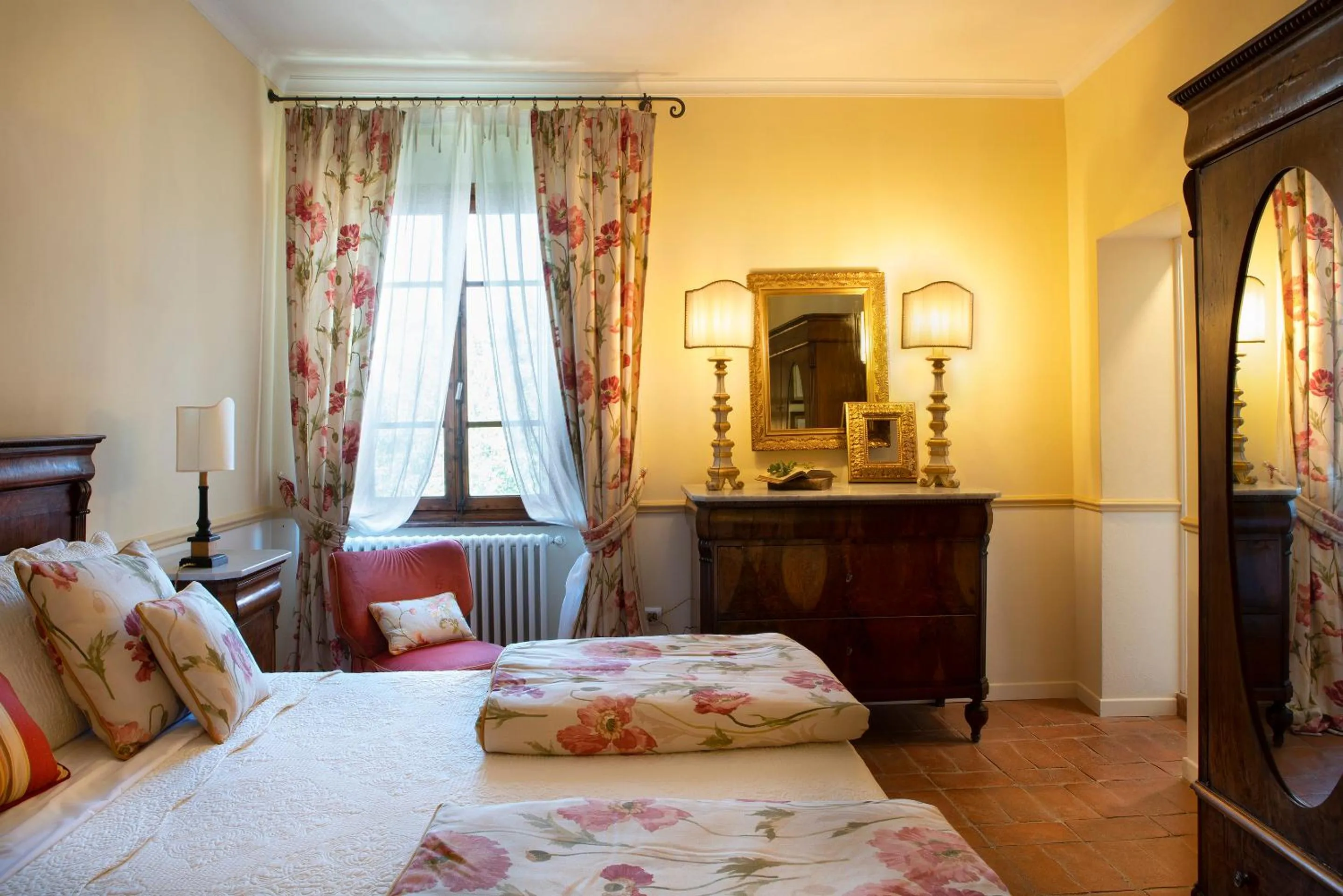 Photo of the whole room, Bed in Palazzo Malaspina B&B