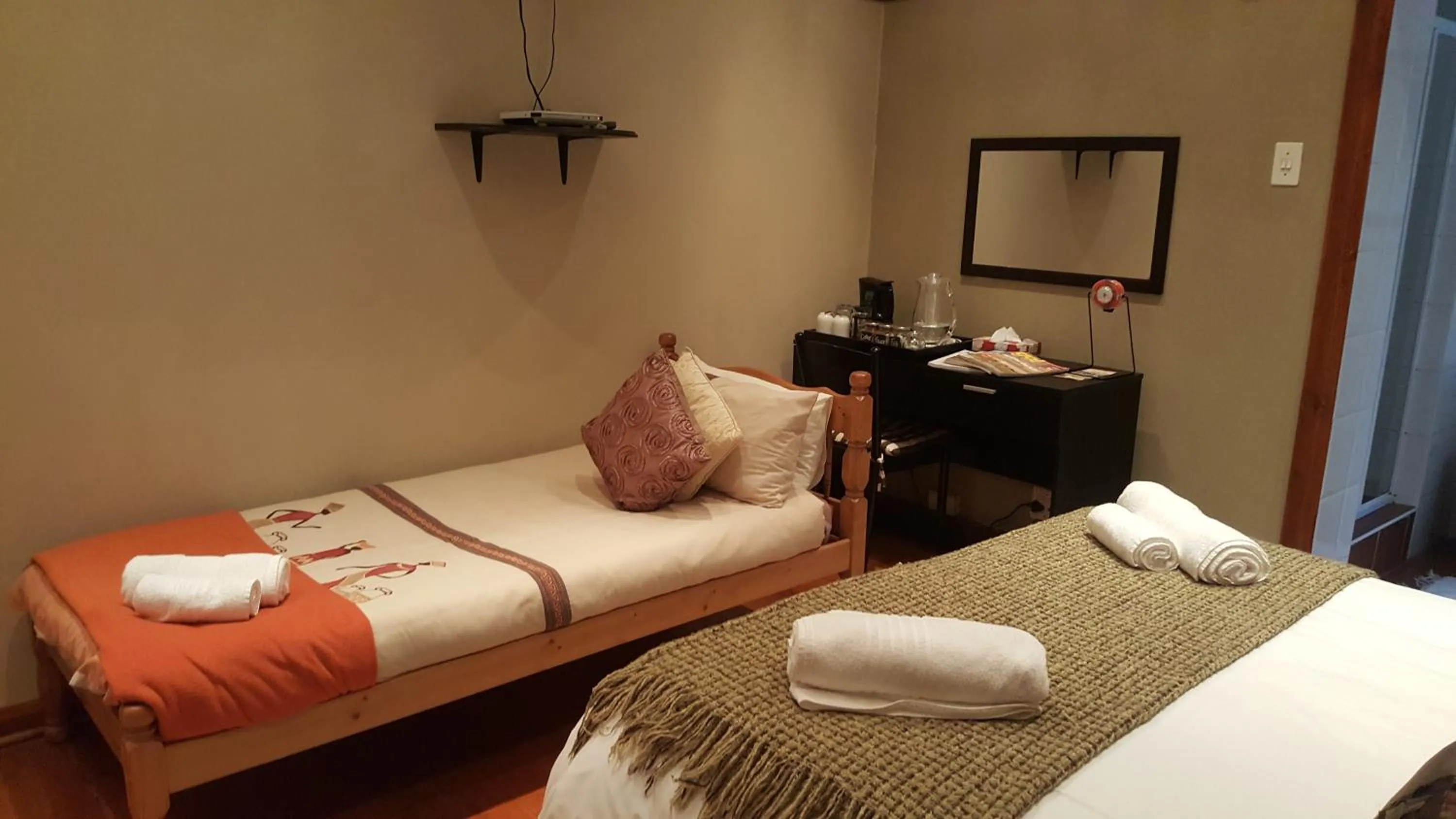 Budget Triple Room in Copperpot Guesthouse