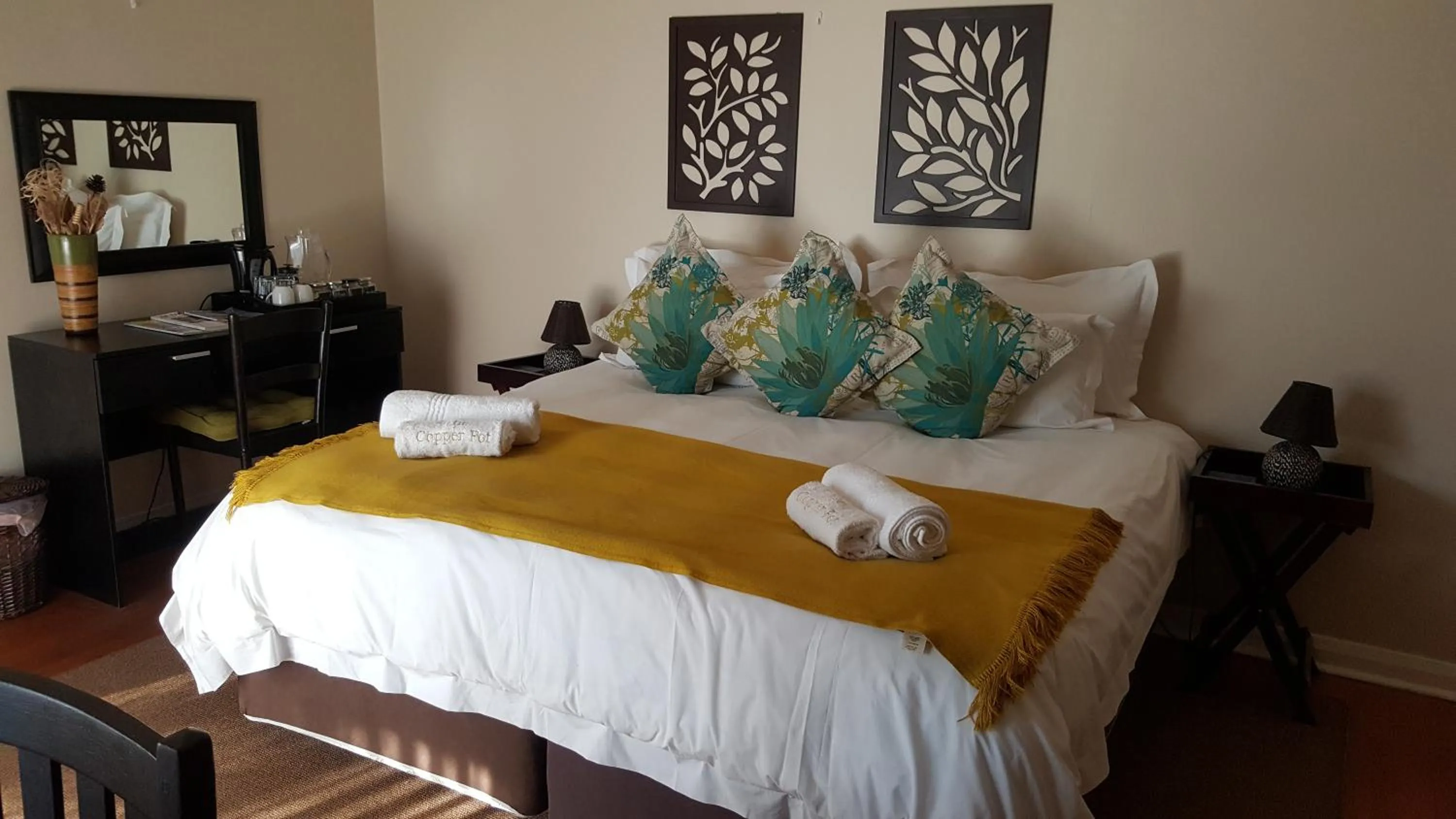 Deluxe Triple Room in Copperpot Guesthouse