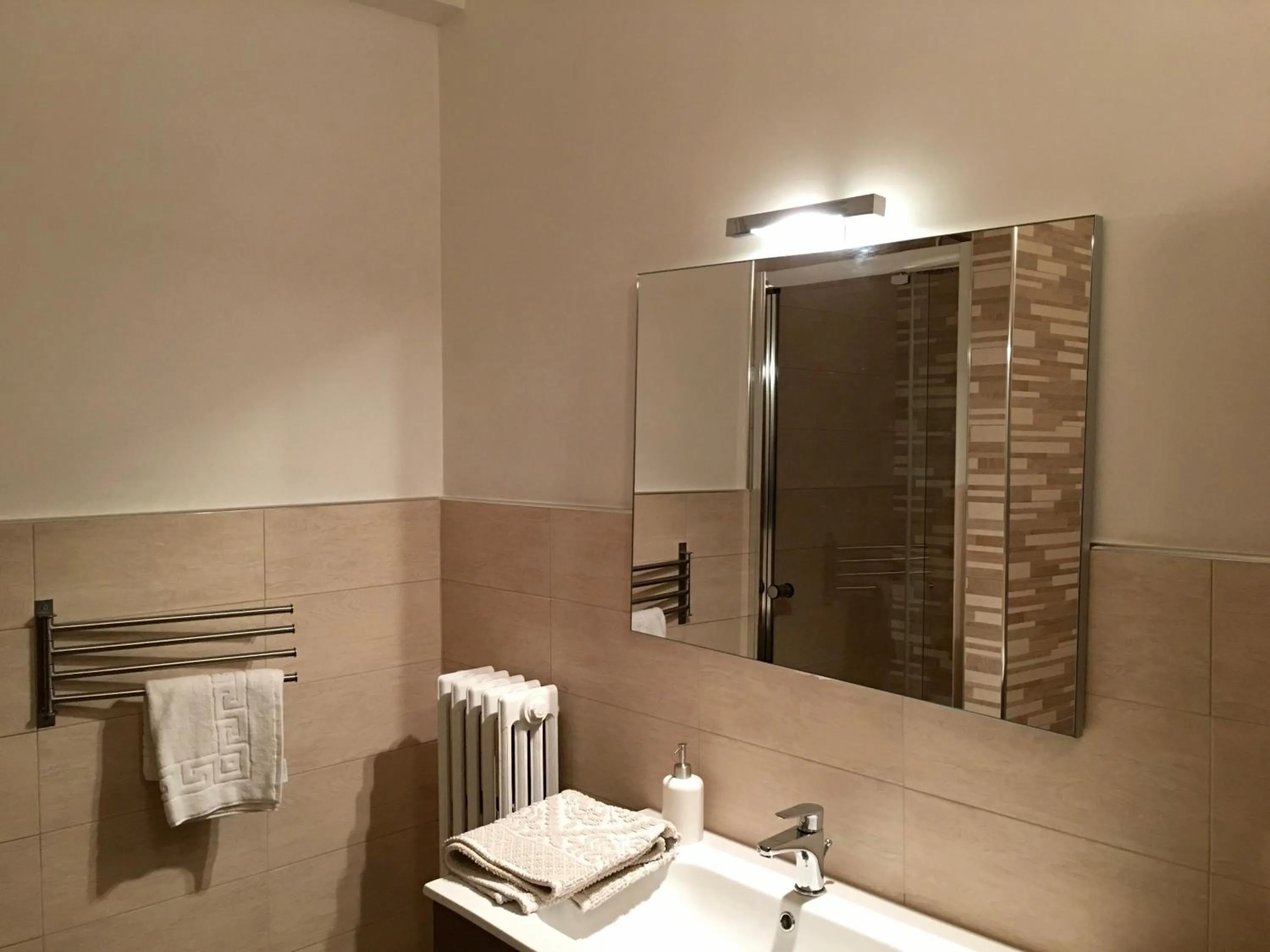 Bathroom in Hibiscus