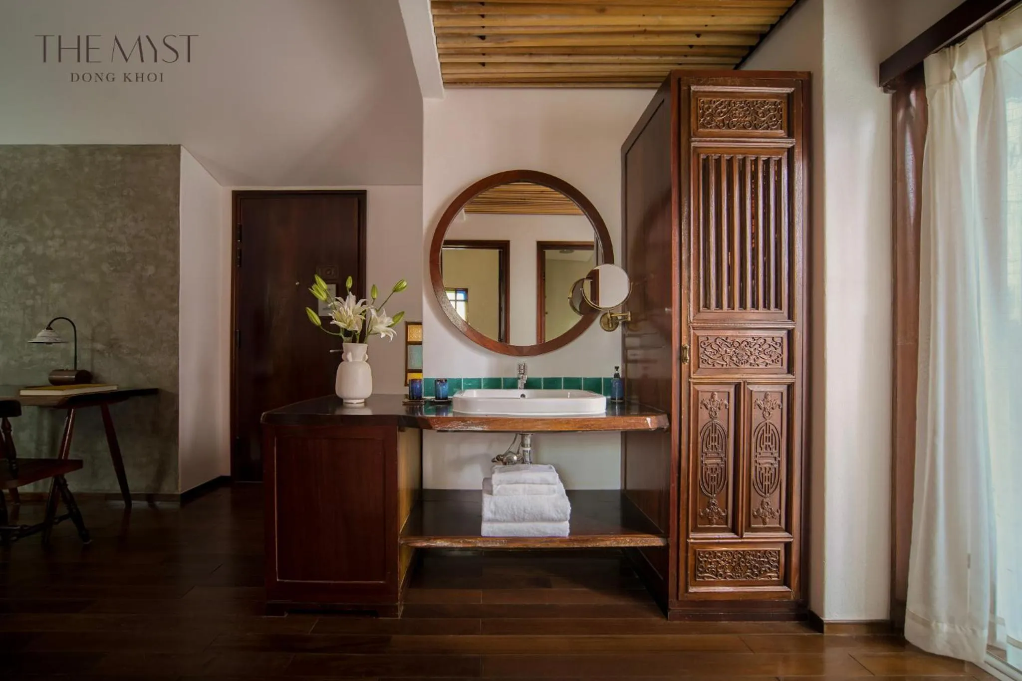 wardrobe in The Myst Dong Khoi