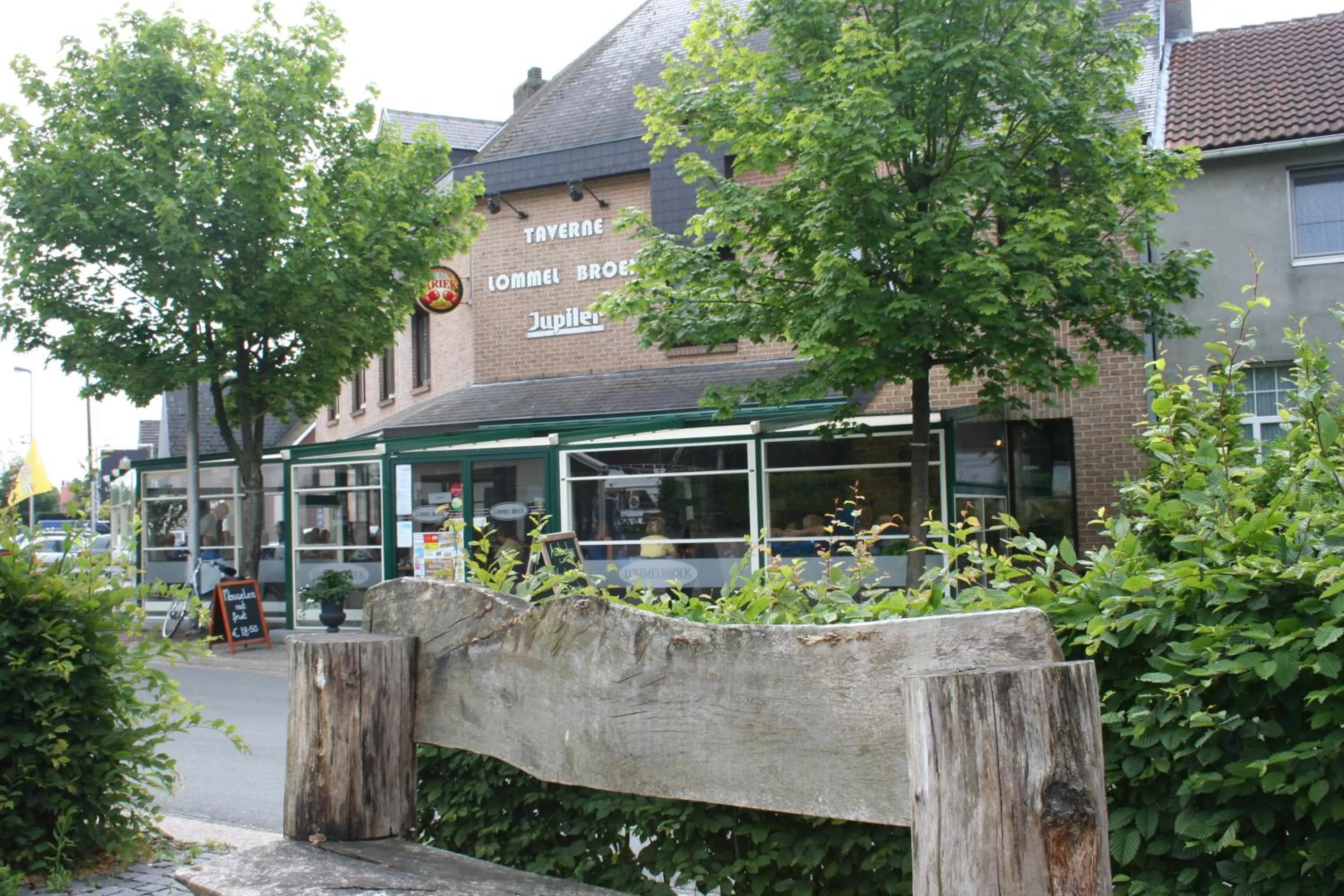 Facade/entrance in Hotel Lommel Broek