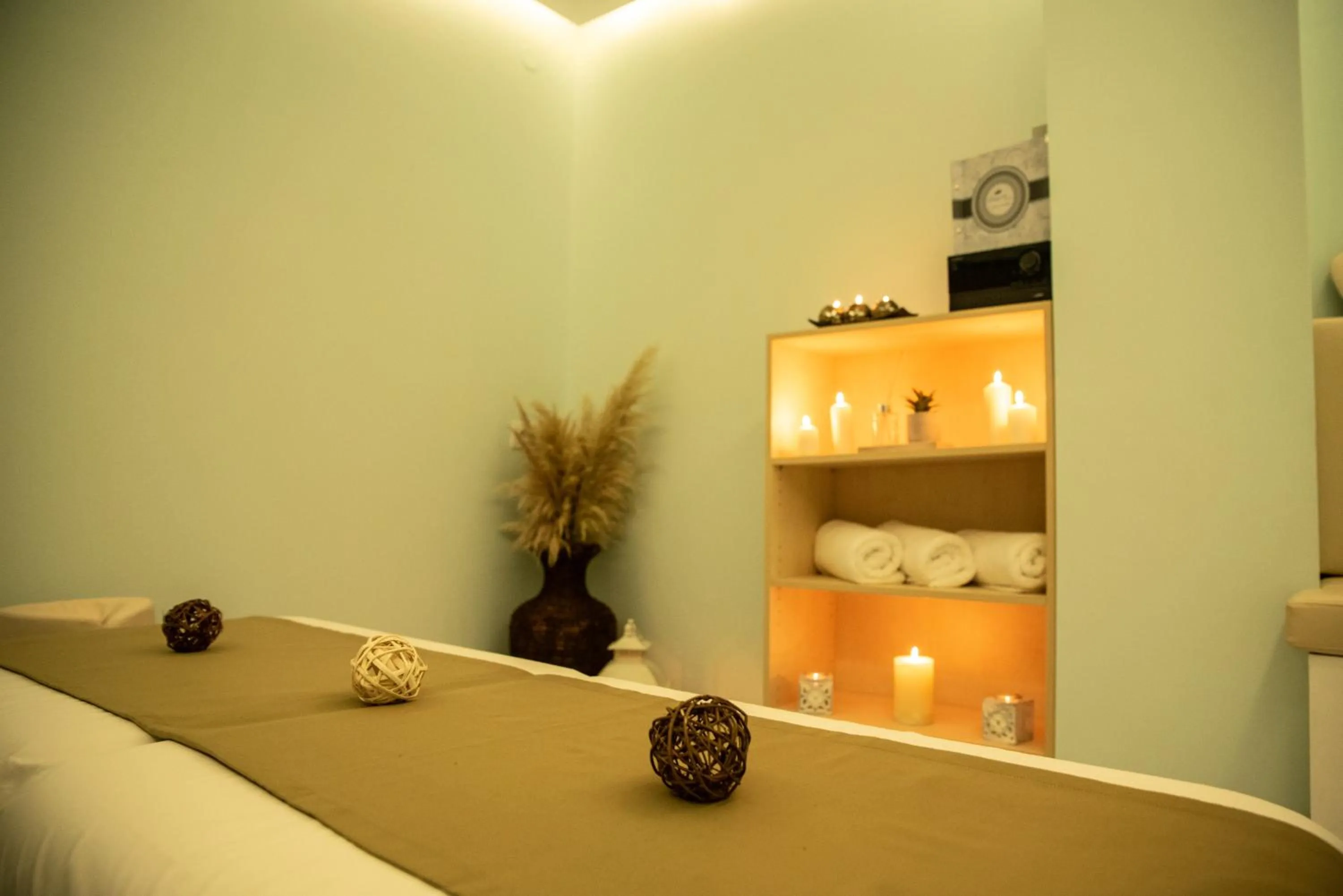 Massage, Bed in Lagaria Apartments