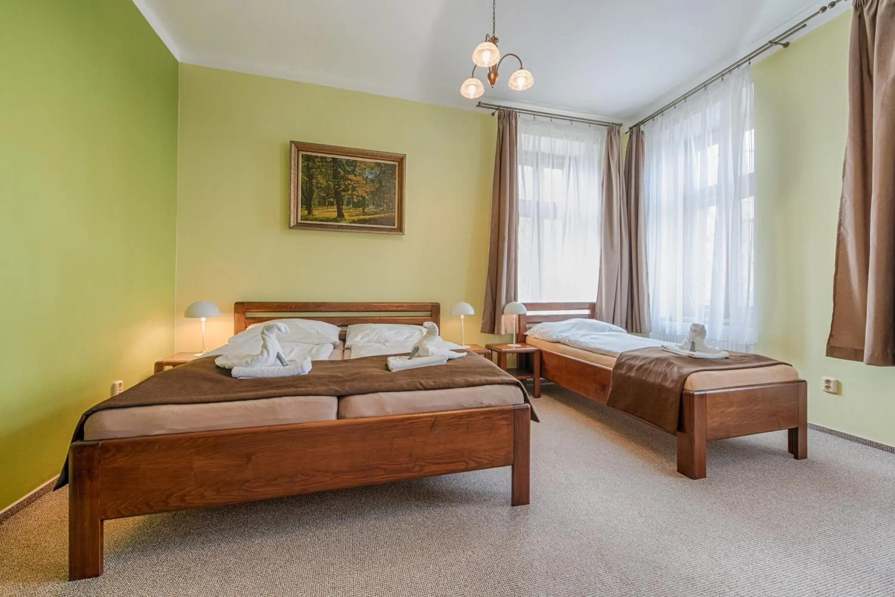 Triple Room with Bathroom in Penzion Vila Machů Triple Room with Bathroom in Penzion Vila Machů