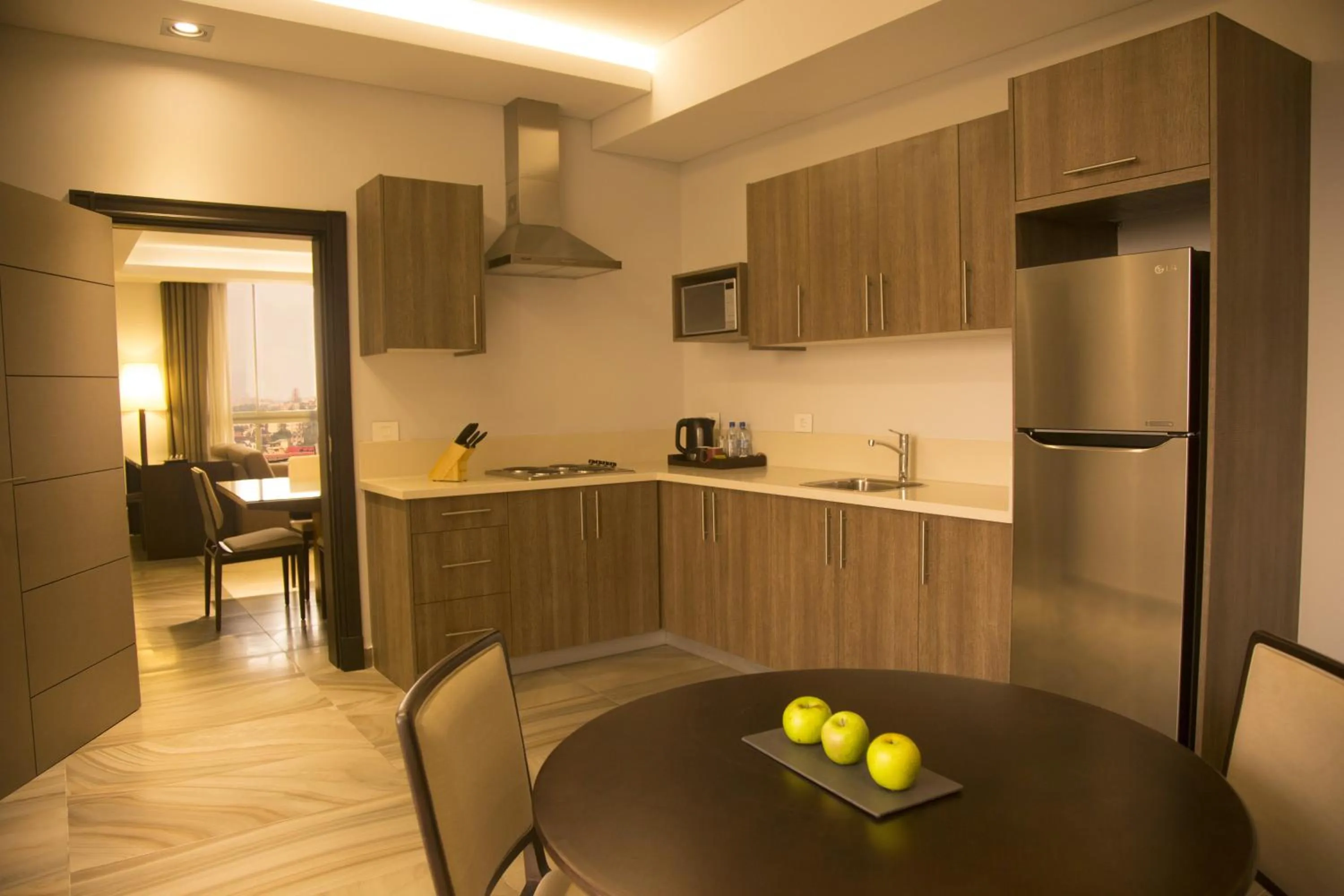 Kitchen or kitchenette in Kin Plaza Arjaan by Rotana