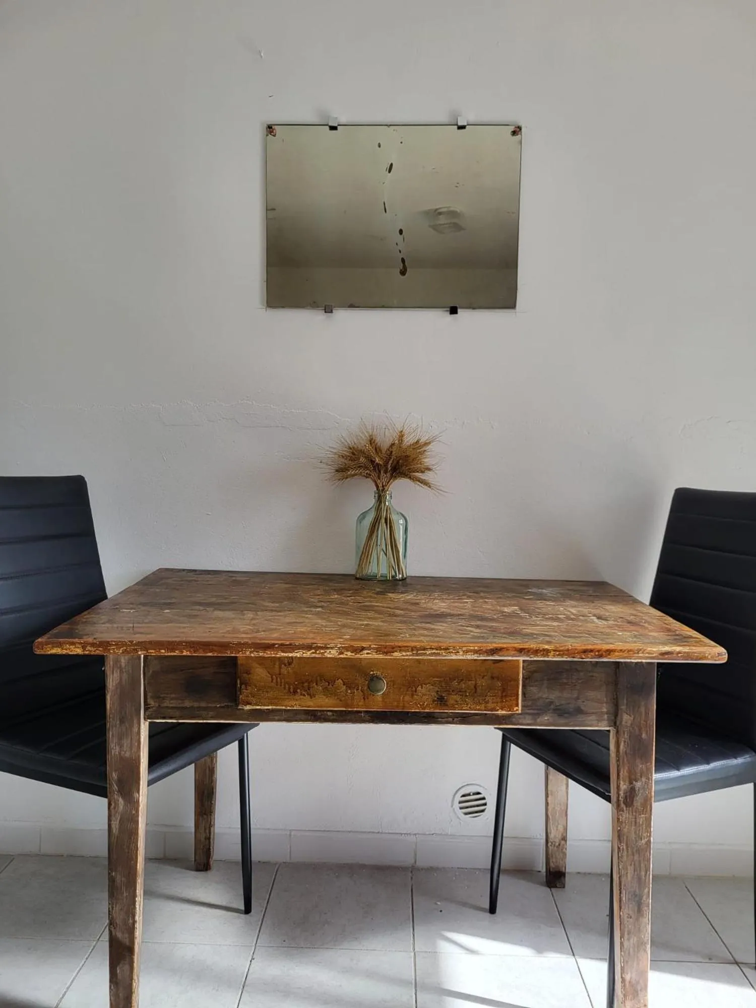 Dining area in Abrivado Aimargues en petite camargue, parking intérieur, wifi, jardin